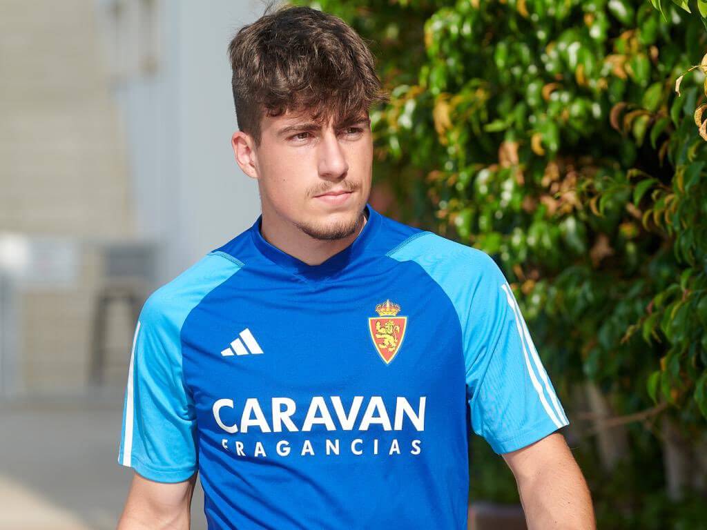 Adrián Liso entrena con el Deportivo Aragón (Foto: Real Zaragoza).