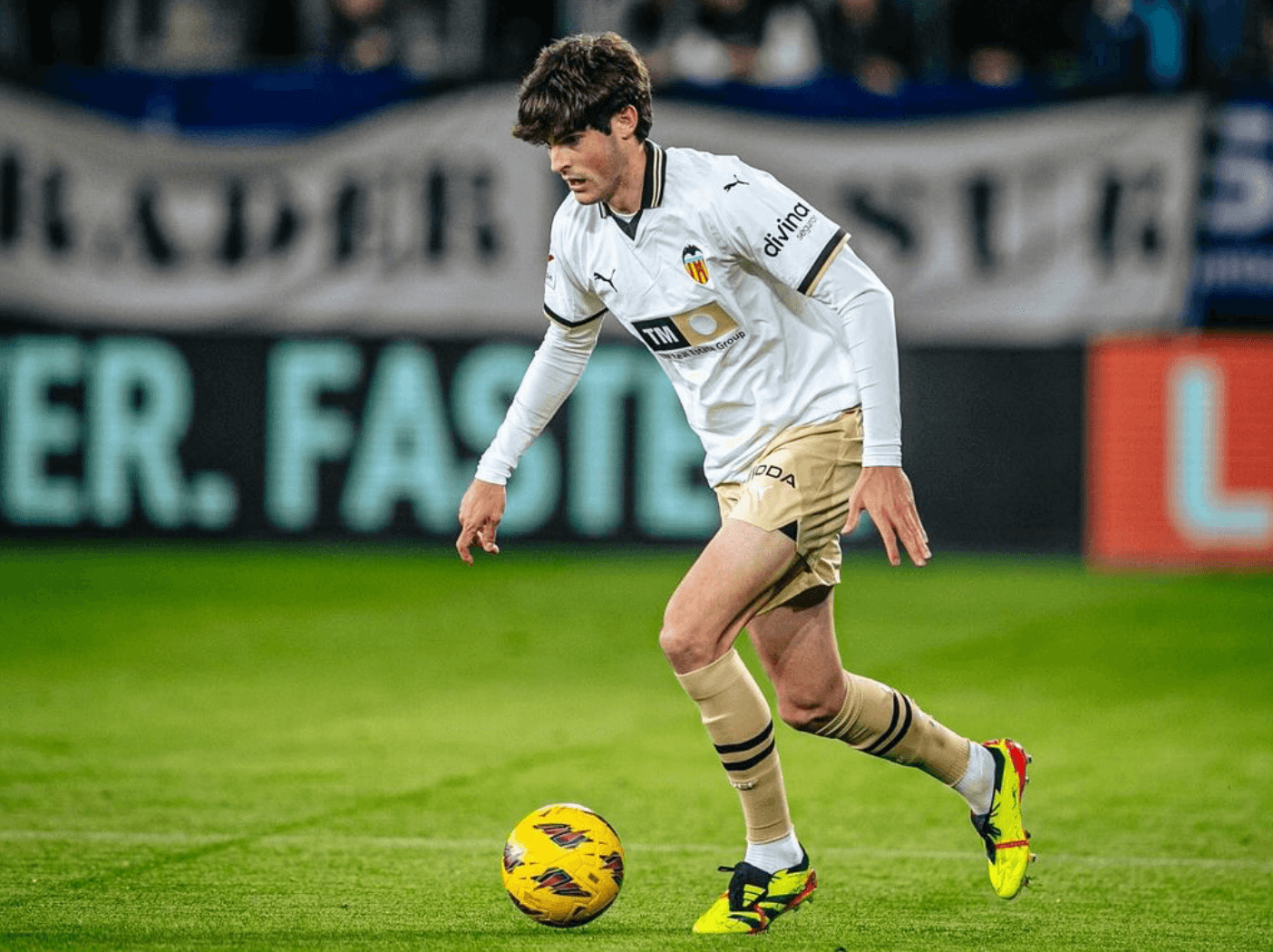 Javi Guerra, ante el CA Osasuna (Foto: Instagram @javiguerra10).-