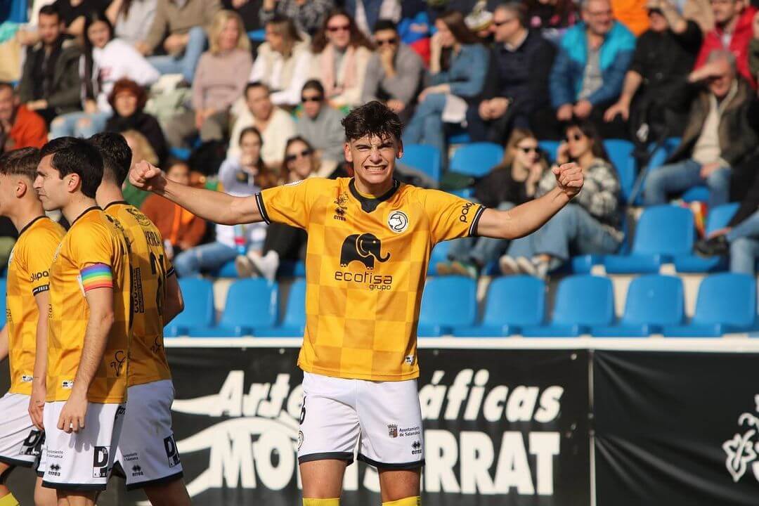 Javi Villar celebra un gol con la camiseta de Unionistas (Foto: Instagram - Javi Villar).