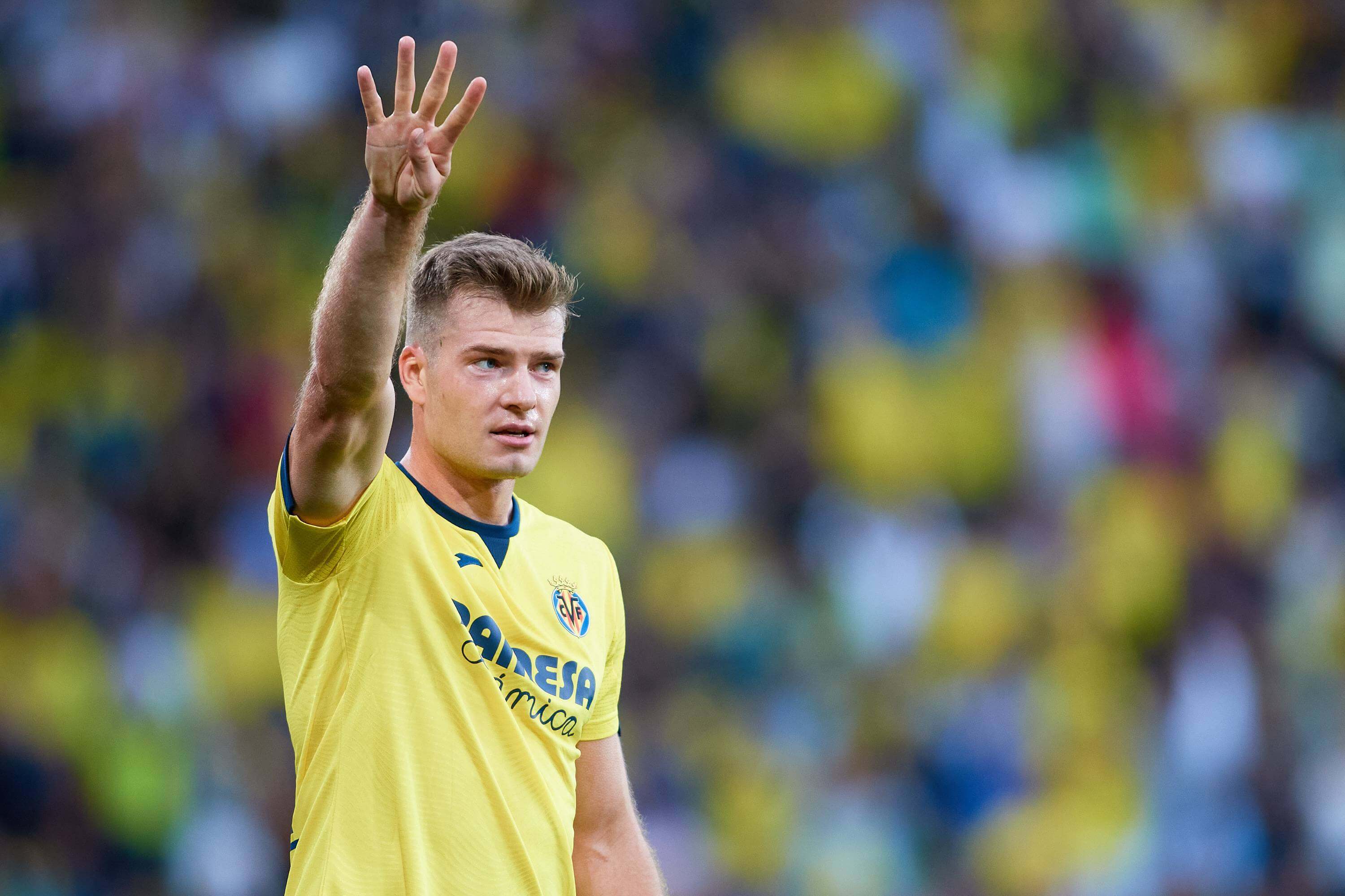 Alexander Sorloth celebra sus cuatro goles en el Villarreal-Real Madrid (Foto: Cordon Press).