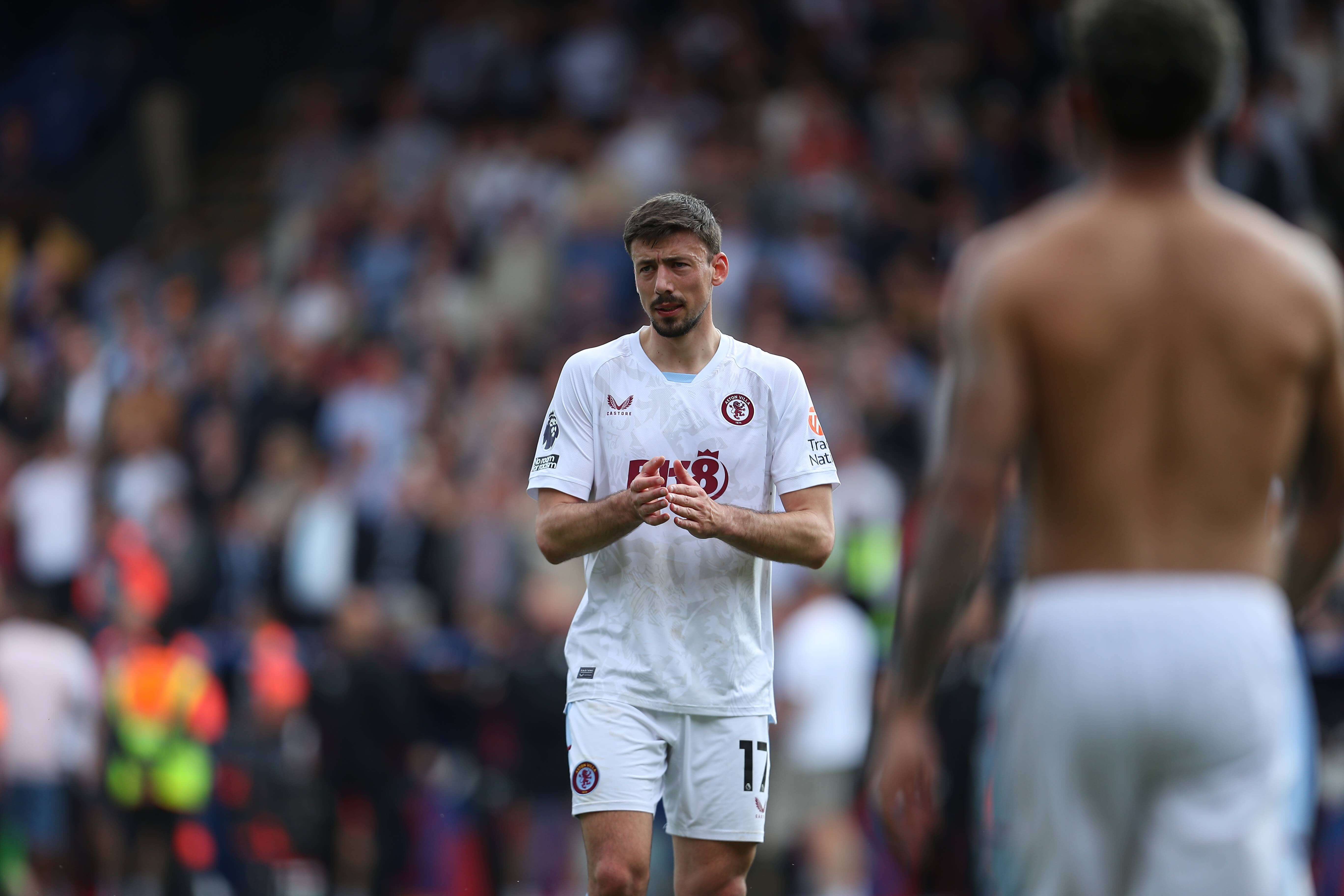 Clément Lenglet, en un partido con el Aston Villa (Foto: Cordon Press).