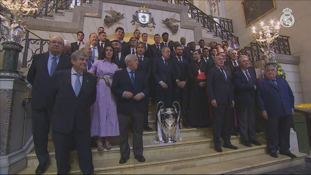 El Real Madrid ofreció a La Almudena la Copa de Europa (foto: captura RMTV).