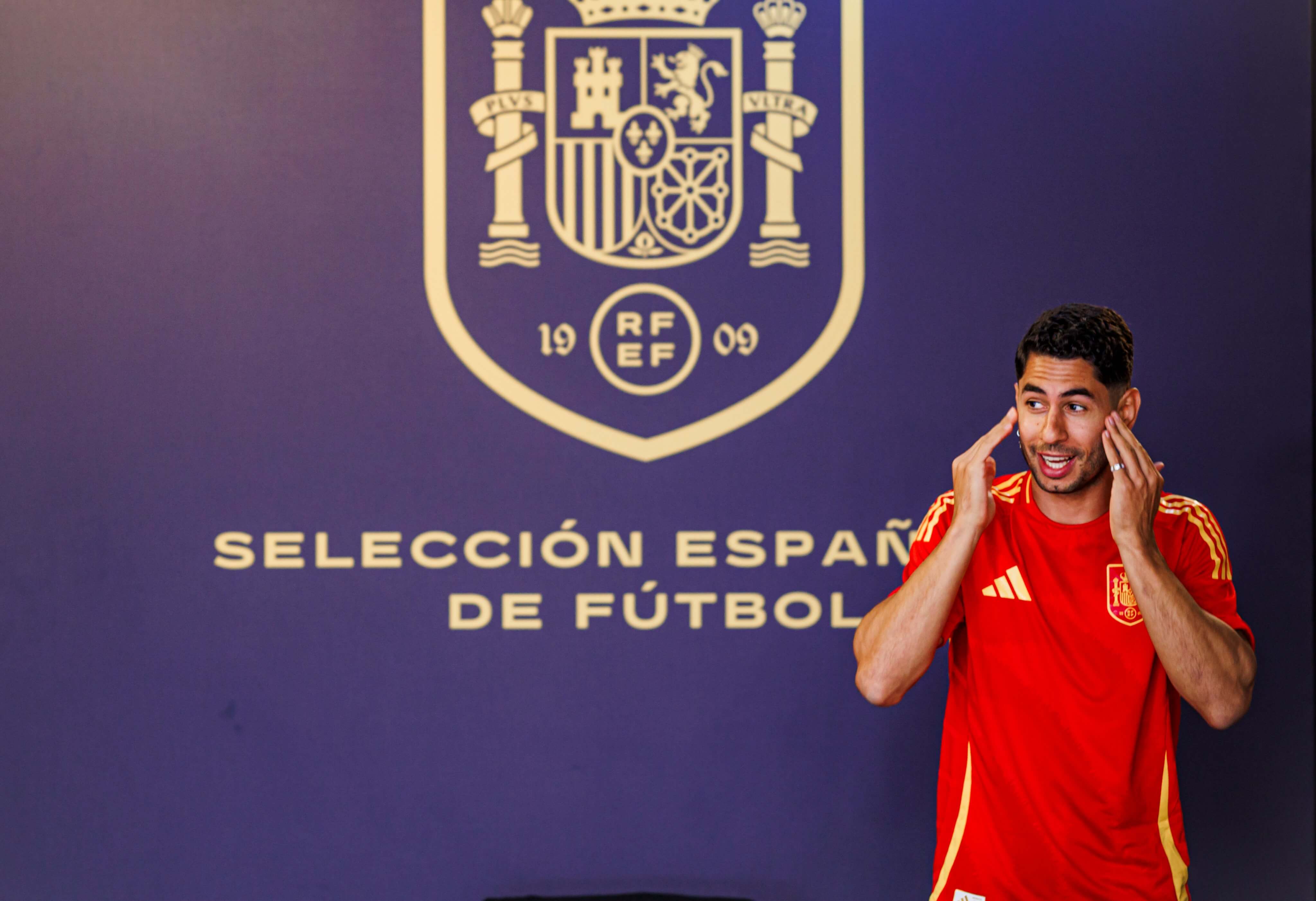 Ayoze Pérez, con la Selección Española (Foto: @SeFutbol).