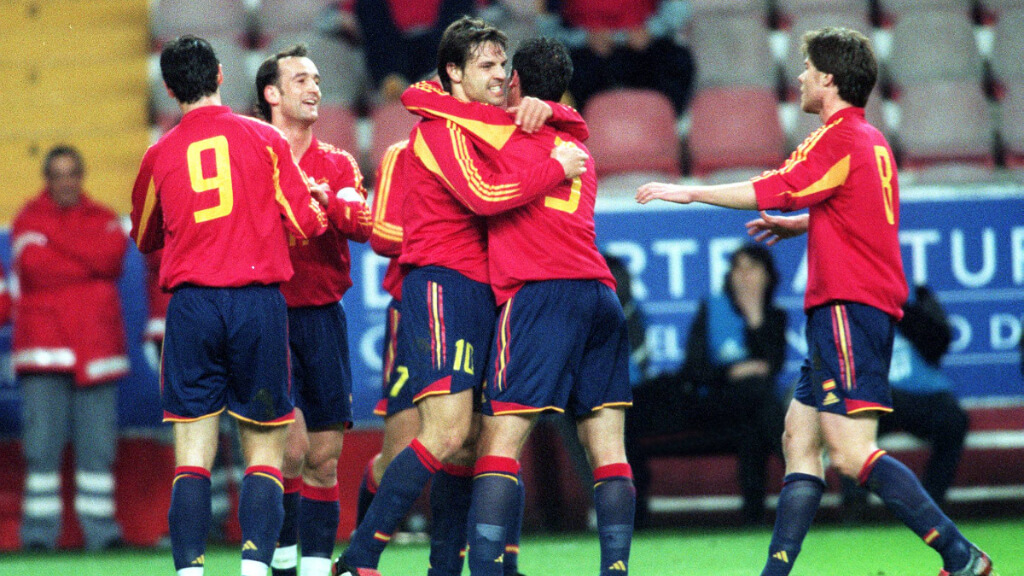 Fernando Morientes, celebrando un gol con la Selección Española (foto: Cordon Press).