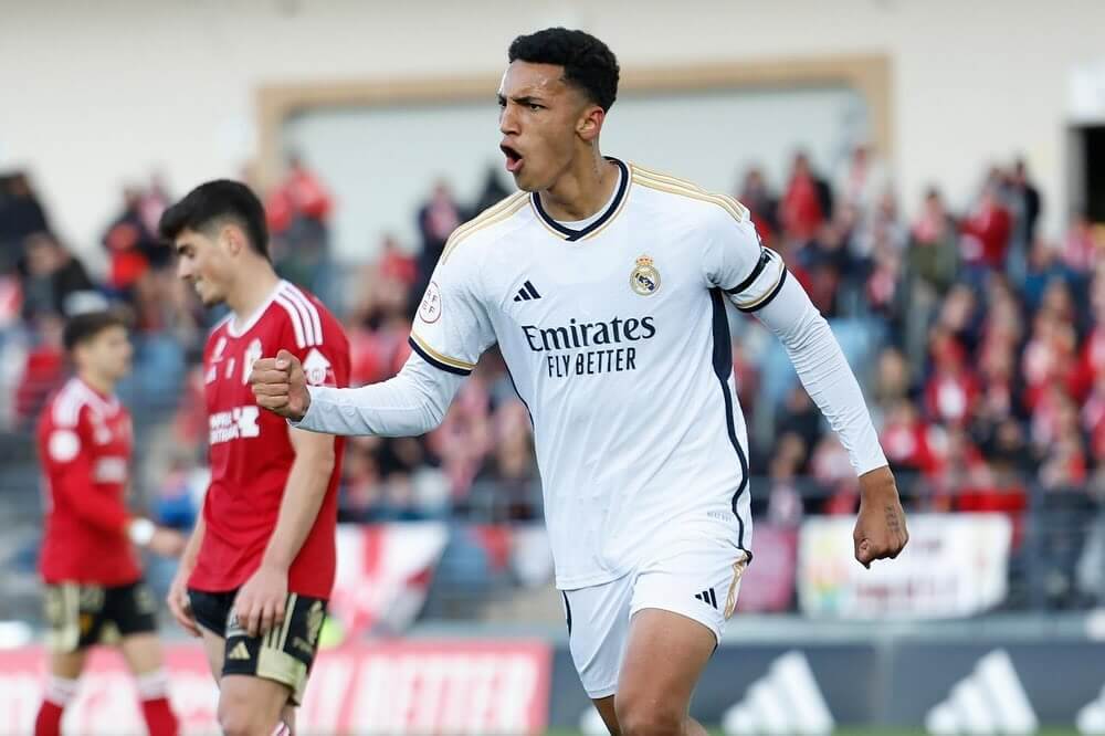 Álvaro Rodríguez celebrando un gol con el Castilla (Foto: RM).