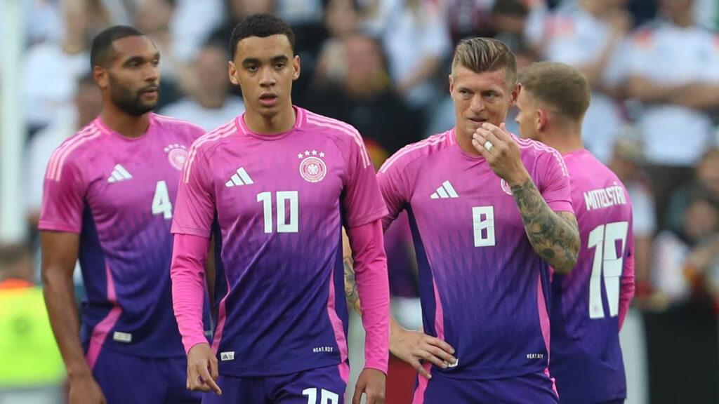 La Selección Alemana durante el partido ante Grecia (Fuente: Cordon Press)
