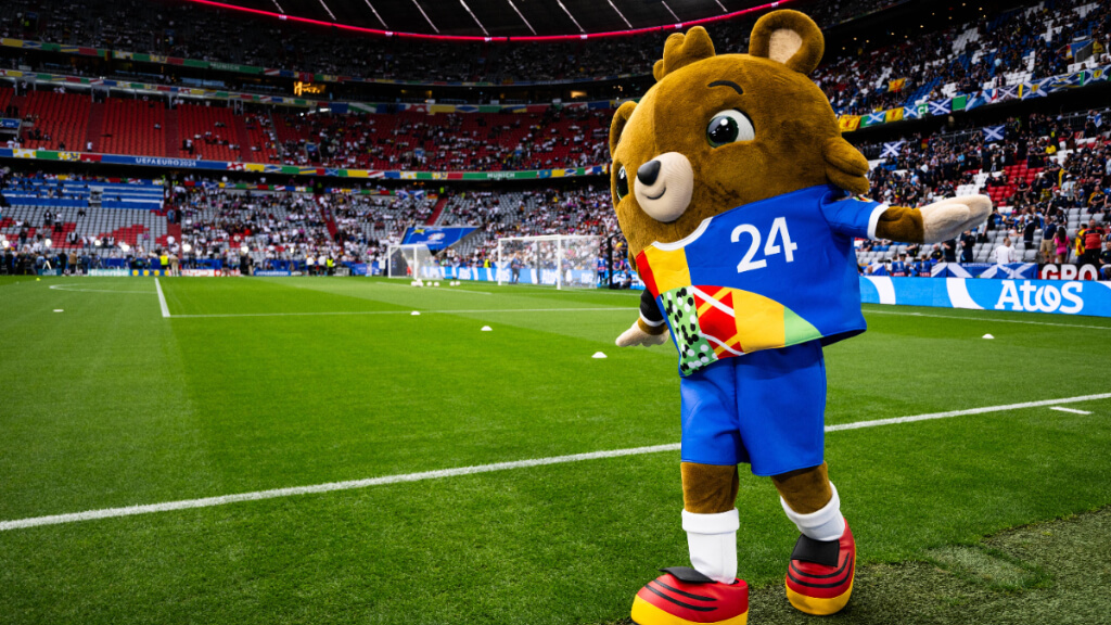 La mascota de la Eurocopa en el Allianz Arena (Fuente: Cordon Press)