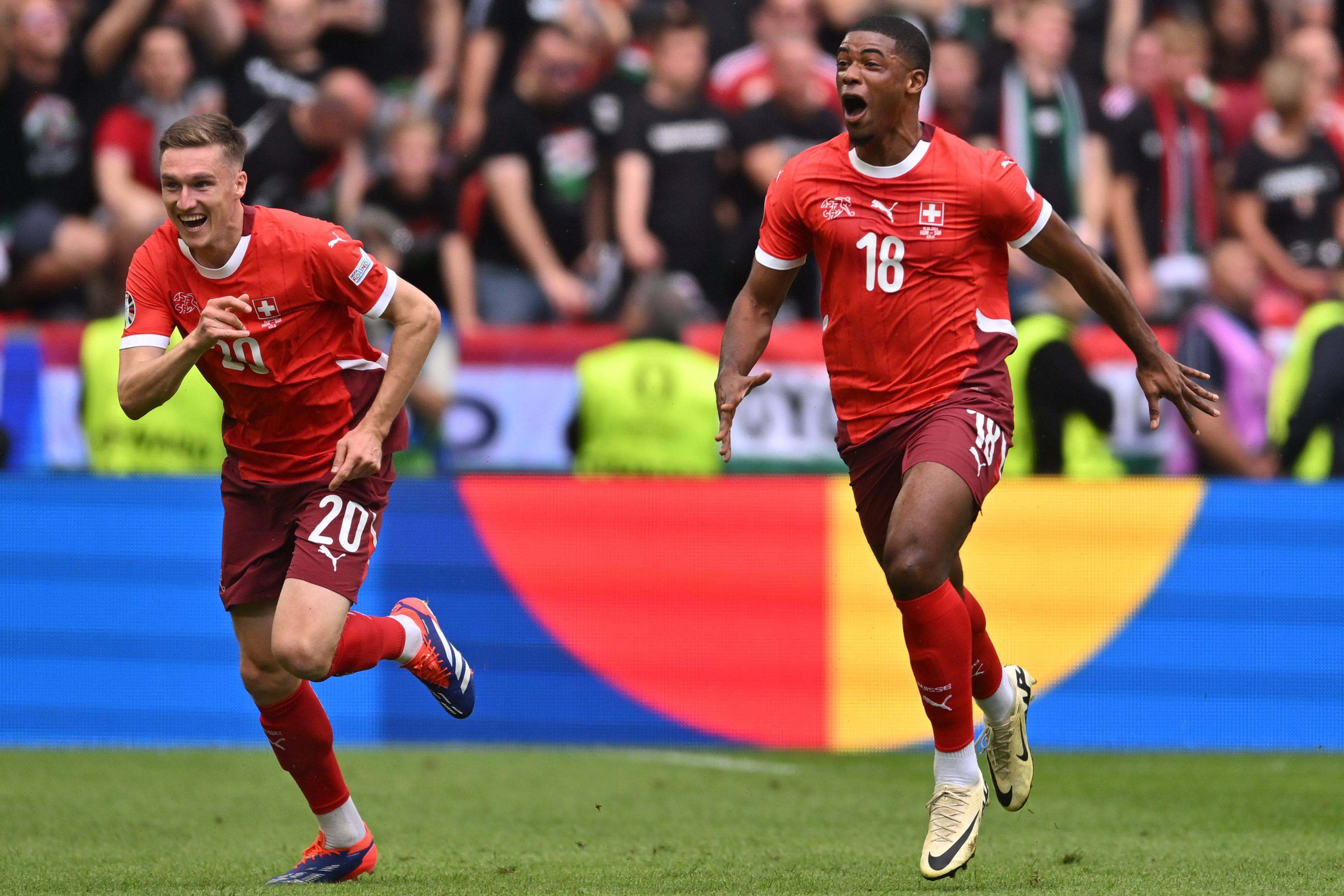Duah celebra el primer gol de Suiza ante Hungría (Cordon Press)
