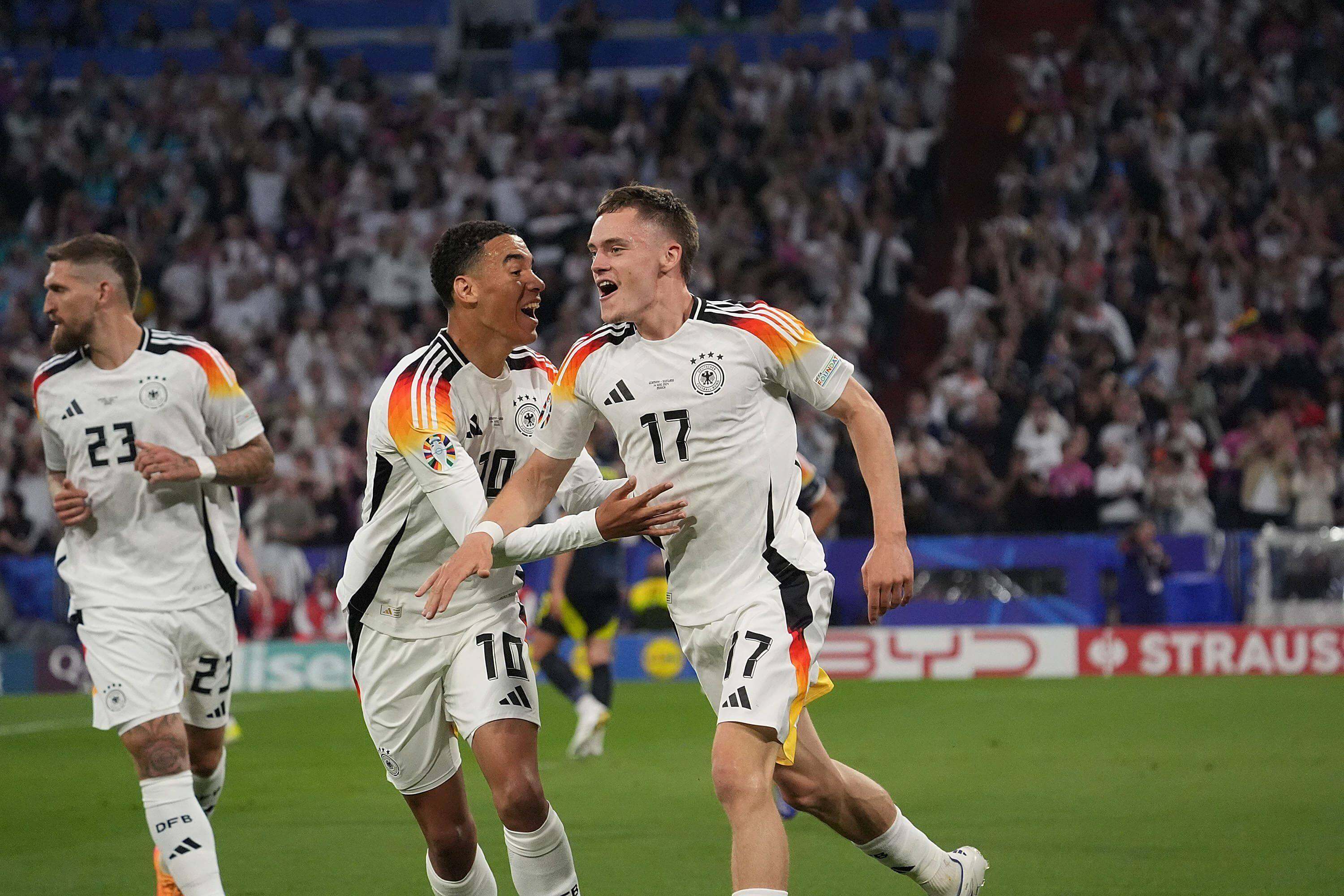 Jamal Musiala y Florian Wirtz celebran un gol con Alemania en la Euro (Foto: Cordon Press).