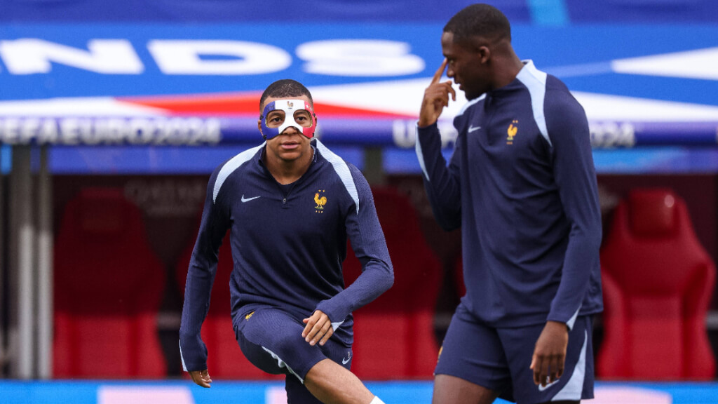 Kylian Mbappé e Ibrahima Konaté en un entrenamiento de Francia (Foto: Cordon Press)