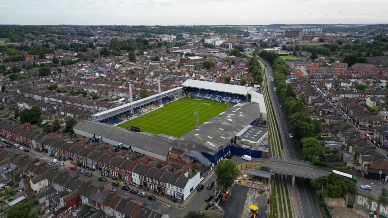 Kenilworth Road, estadio del Luton Town FC (Foto: Premier League).