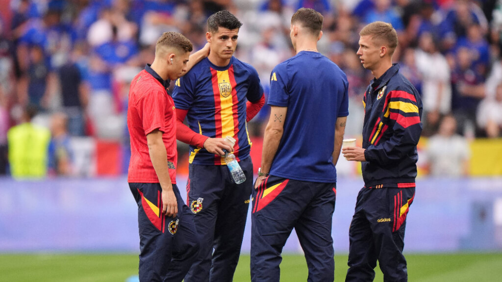 Álvaro Morata y Dani Olmo, durante la previa del España.Francia en la Eurocopa 2024 (foto: Cordon