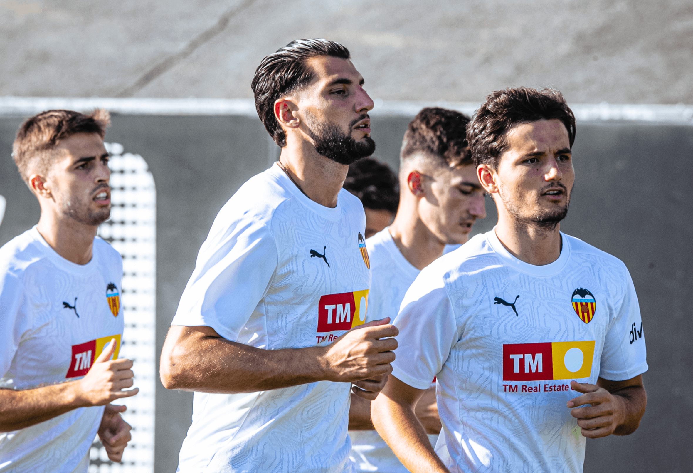 Rafa Mir entrenando en Paterna