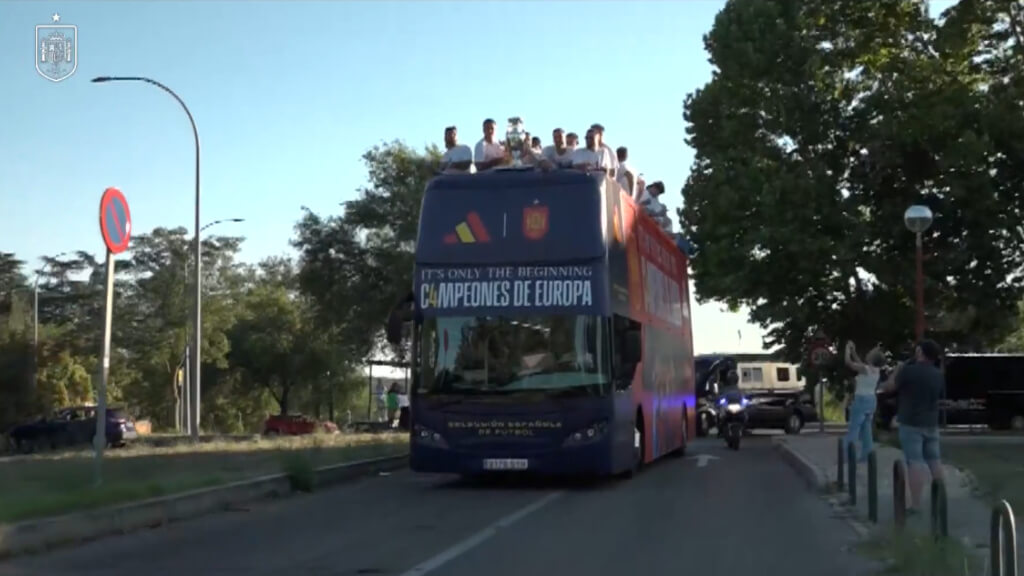 Los jugadores de la Selección Española en el autobús (Fuente: RFEF)