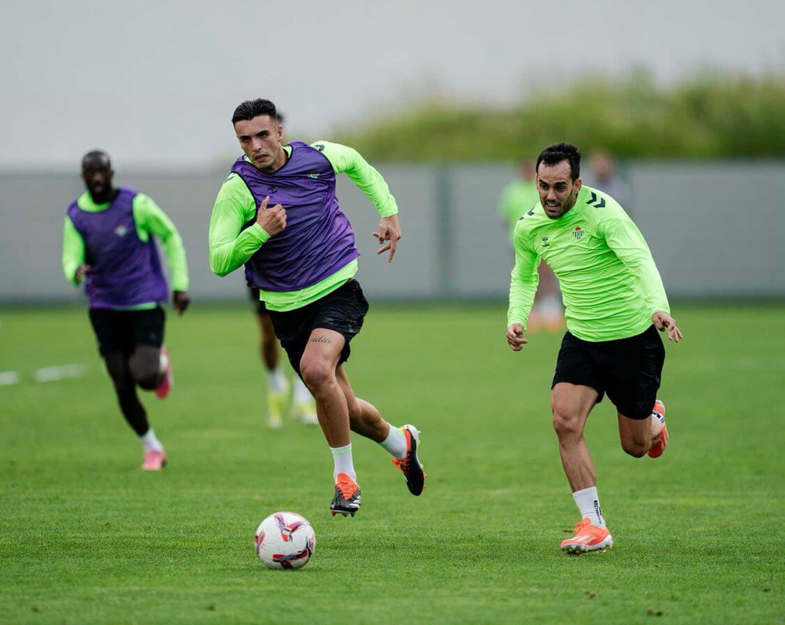 Ismael Sierra, en un entrenamiento con el primer equipo (Foto: RBB)