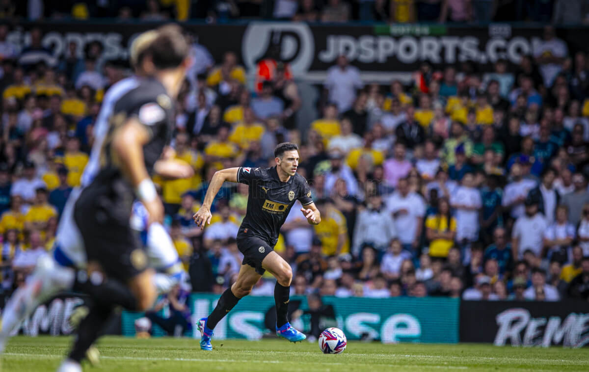 César Tárrega, ante el Leeds (Foto: Valencia CF).