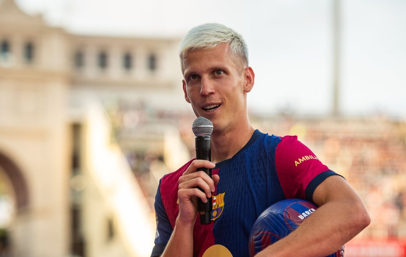 Dani Olmo, presentado con el Barcelona en el Gamper (Foto: FCB).