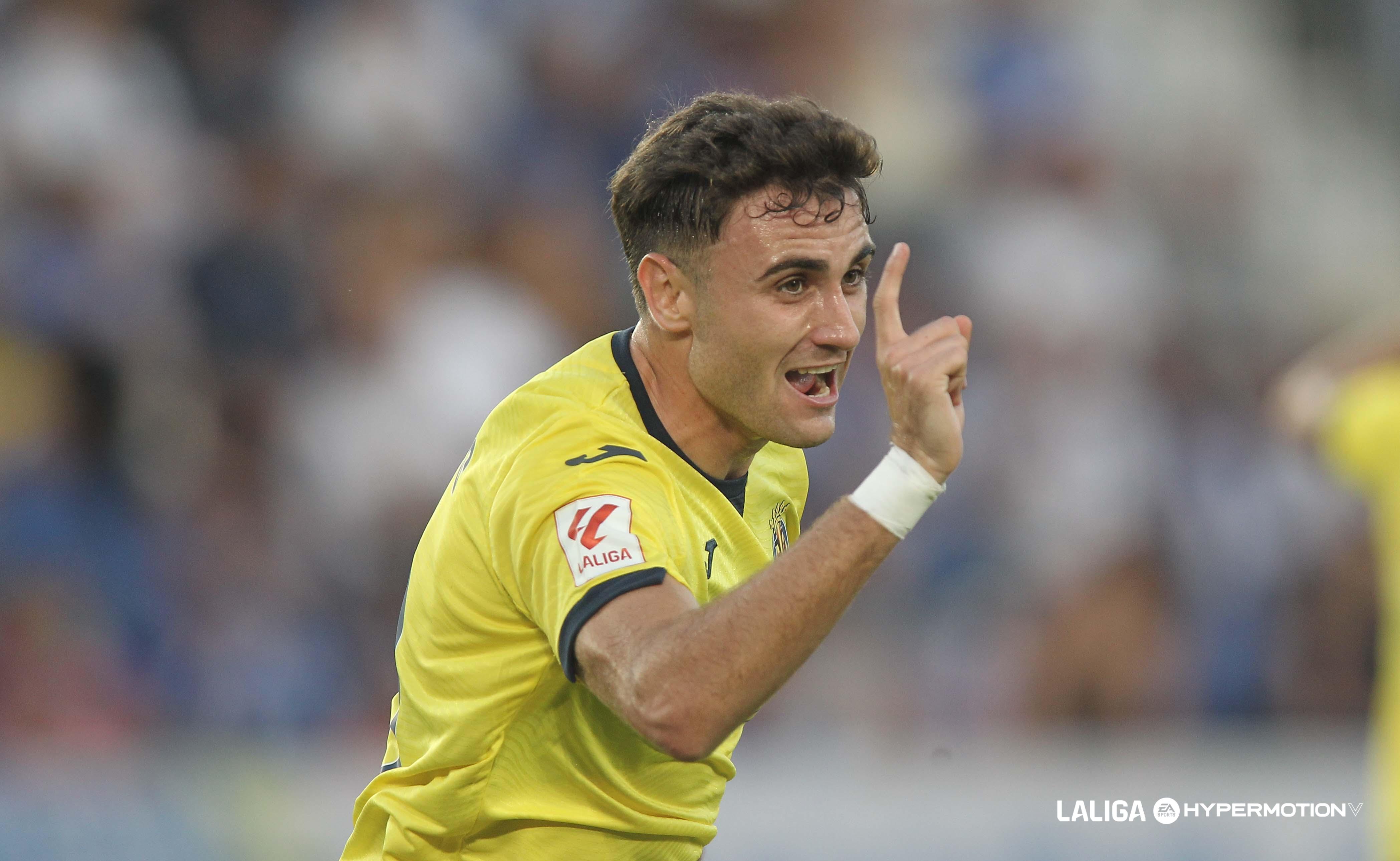 Álex Forés celebra un gol con el Villarreal (Foto: LALIGA).