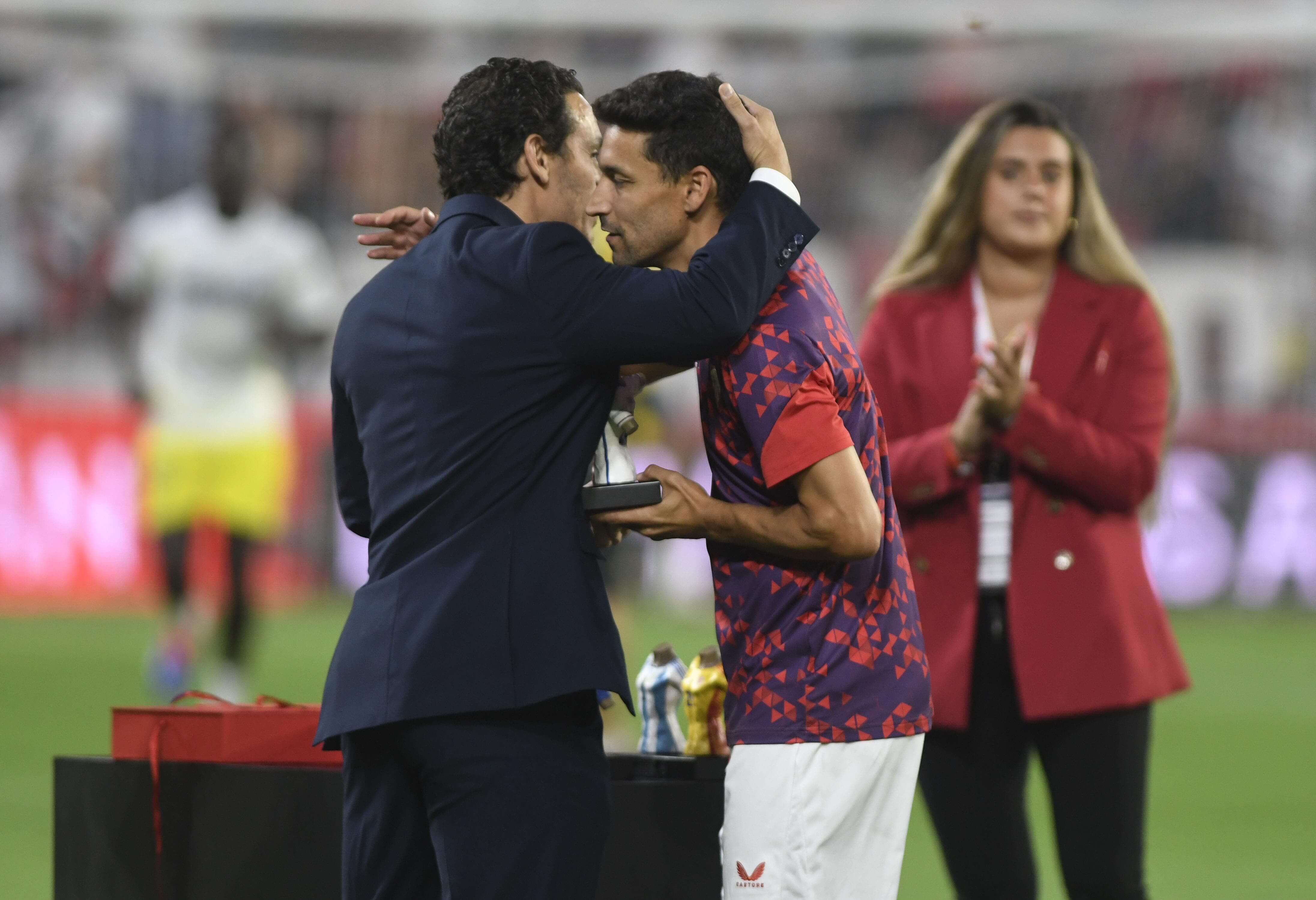 Jesús Navas, homenajeado por el Sevilla (Foto: Kiko Hurtado)