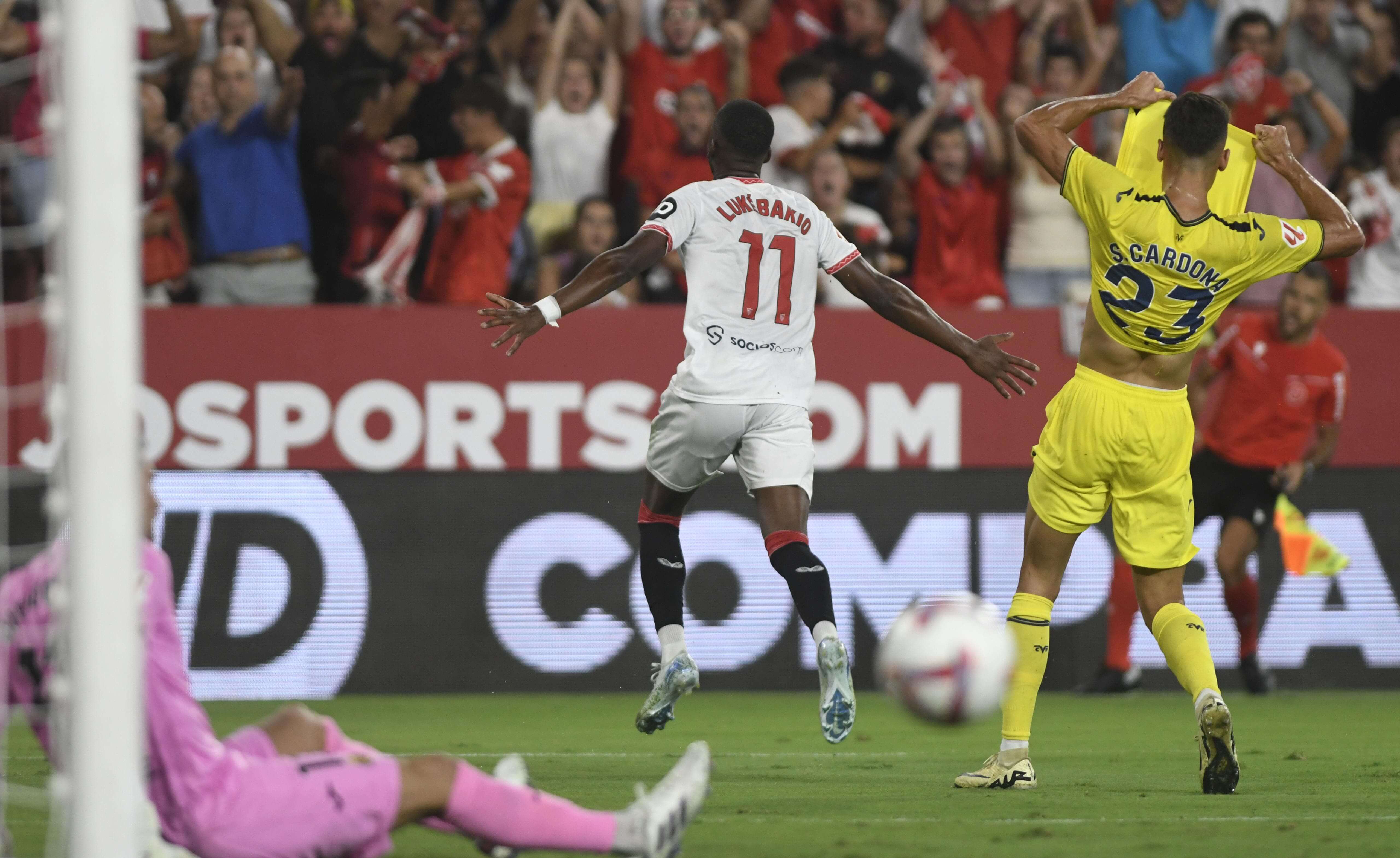 Celebración del gol de Lukebakio (Foto: Kiko Hurtado).