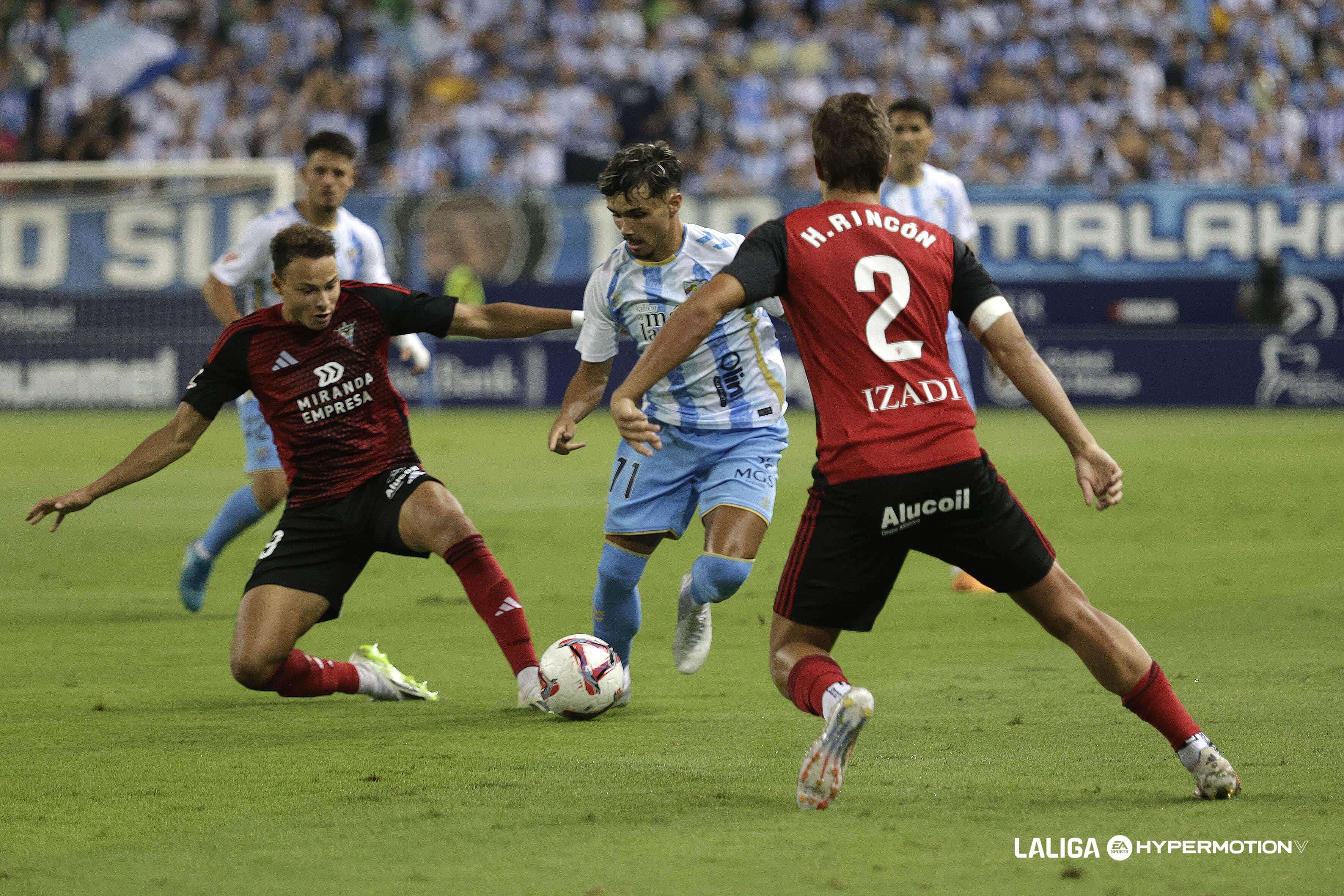 Kevin Medina, en el Málaga - Mirandés (Foto: LALIGA).