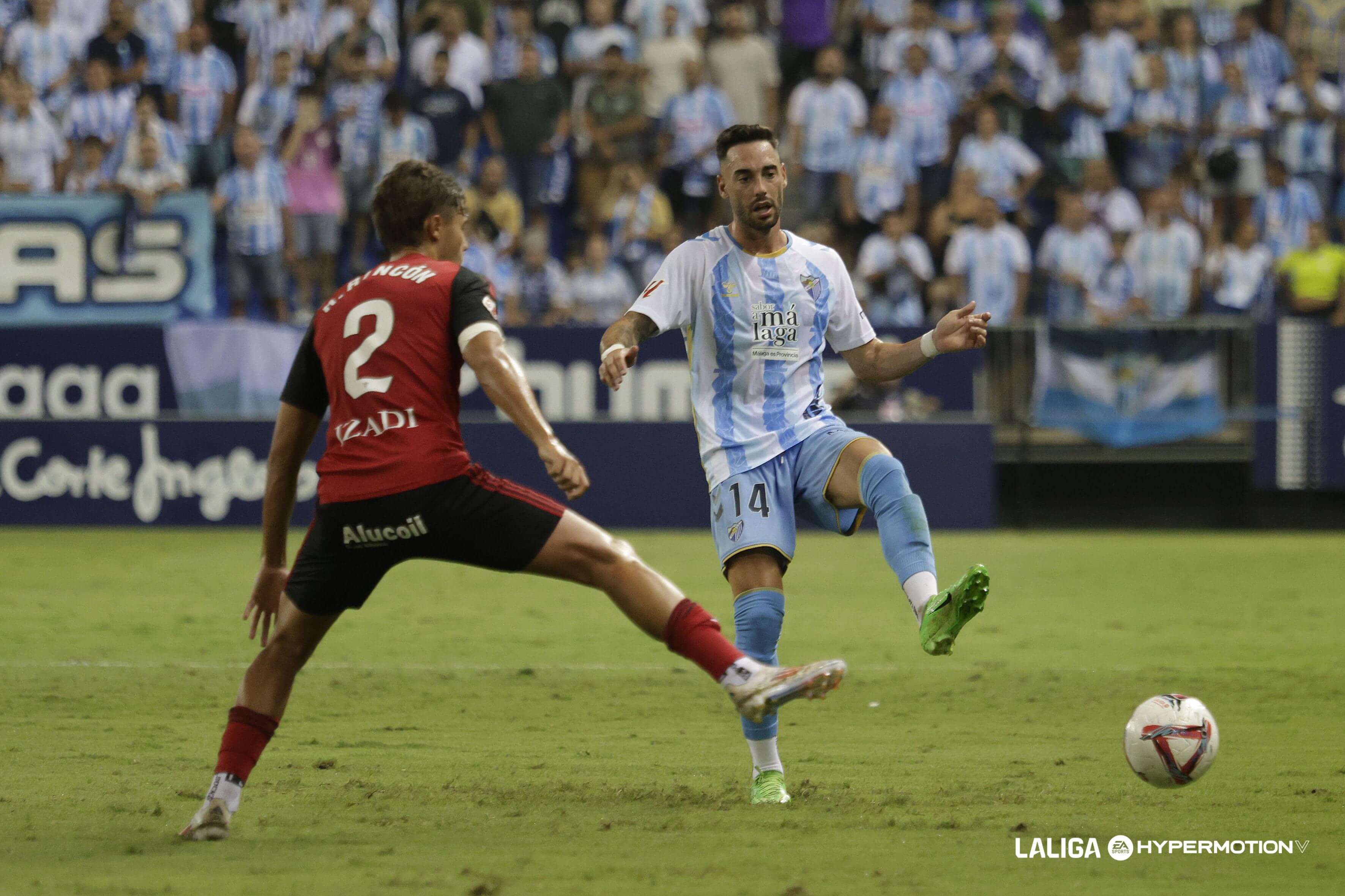 Kevin Medina, en el Málaga - Mirandés (Foto: LALIGA).