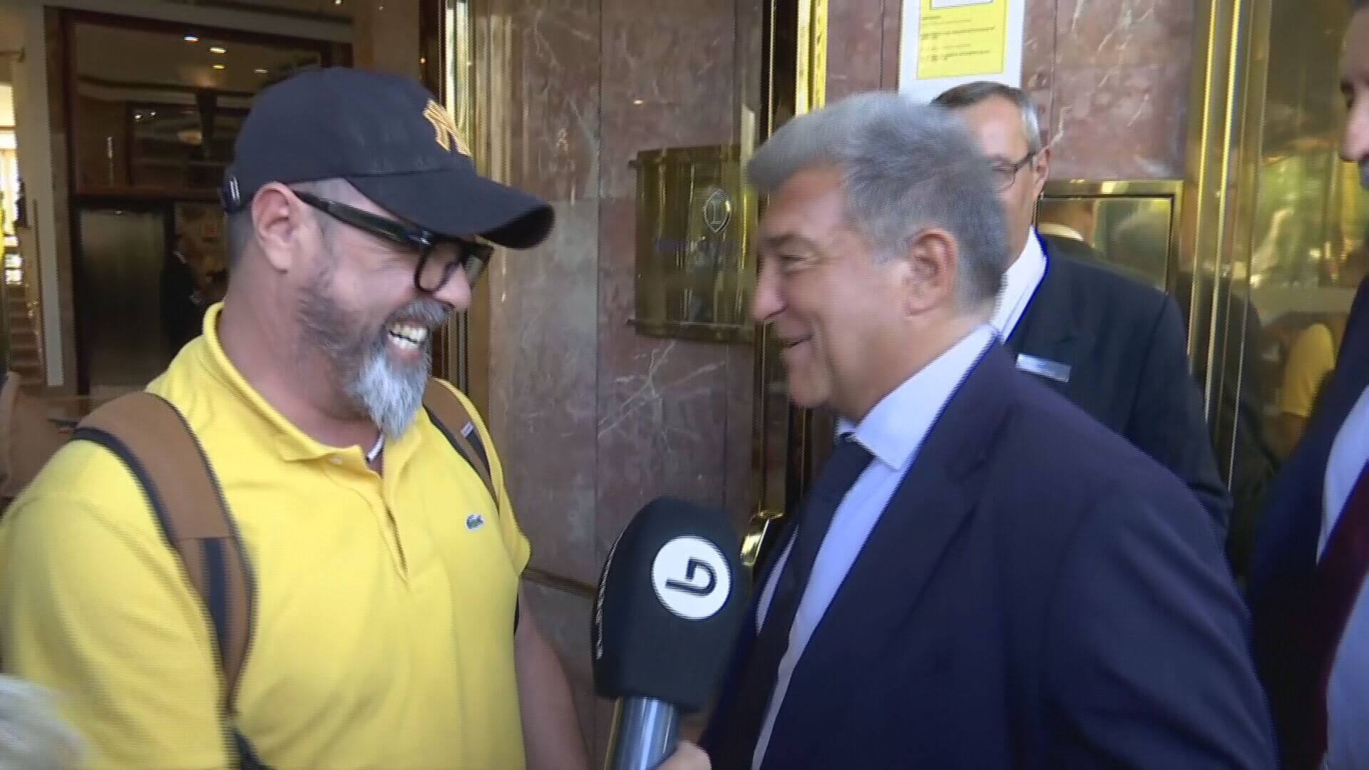 Un aficionado tuvo un simpatico momento con Joan Laporta sobre el estado físico del presidente del