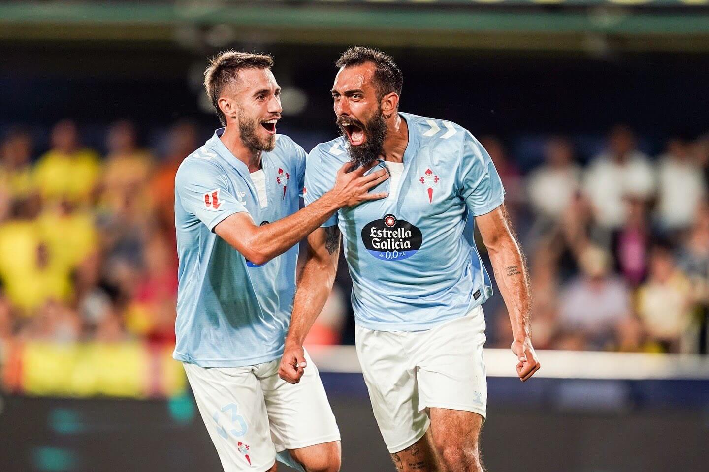 Borja Iglesias celebra su gol con Mingueza (Foto: Borja Iglesias).