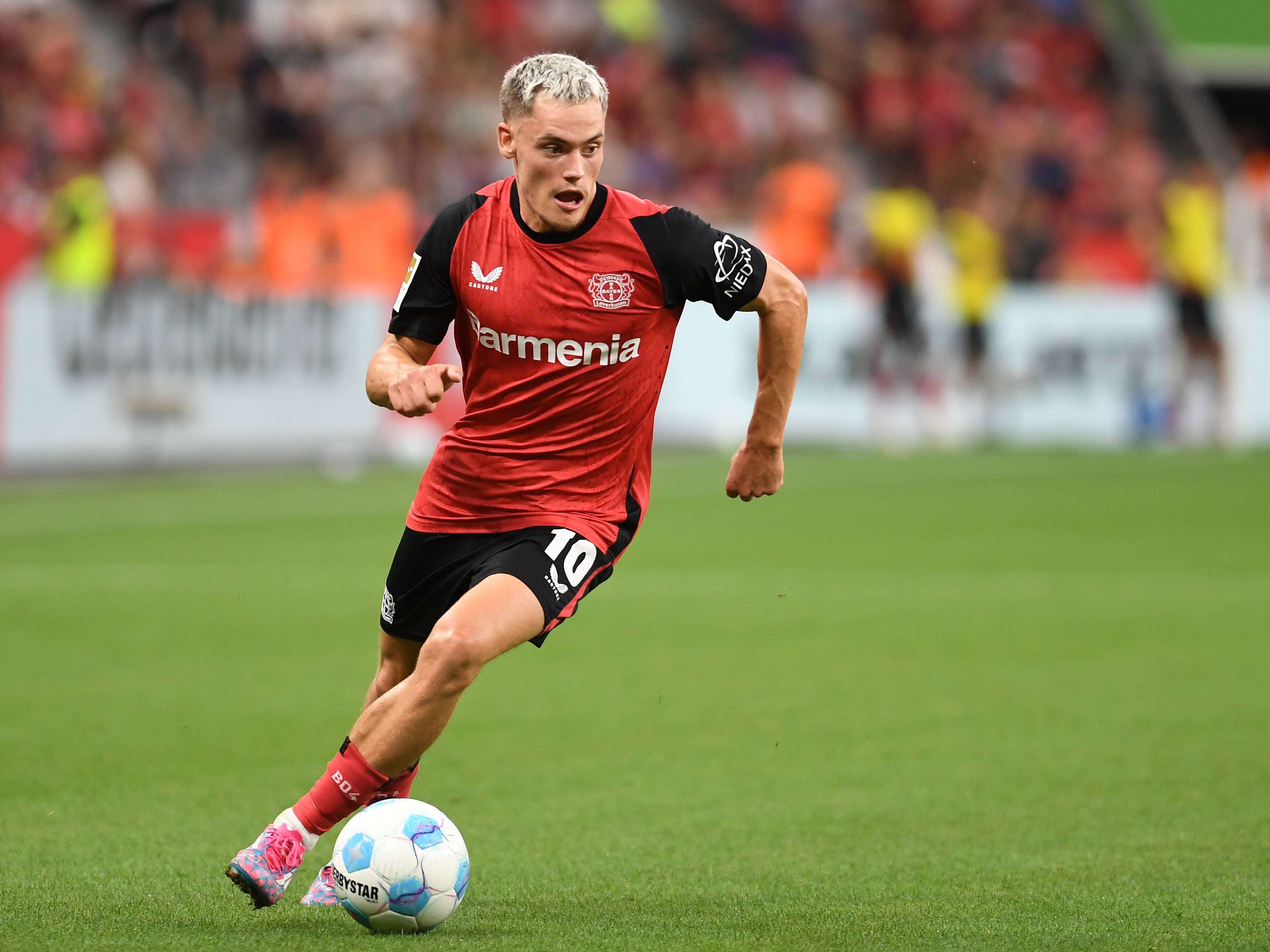 Florian Wirtz, en un partido con el Bayer Leverkusen (Foto: Cordon Press).