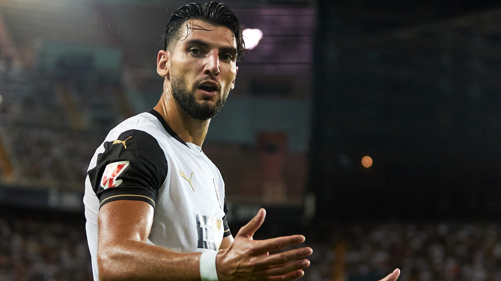 Rafa Mir, en el Valencia - Barça de esta temporada (Foto: Cordon Press)