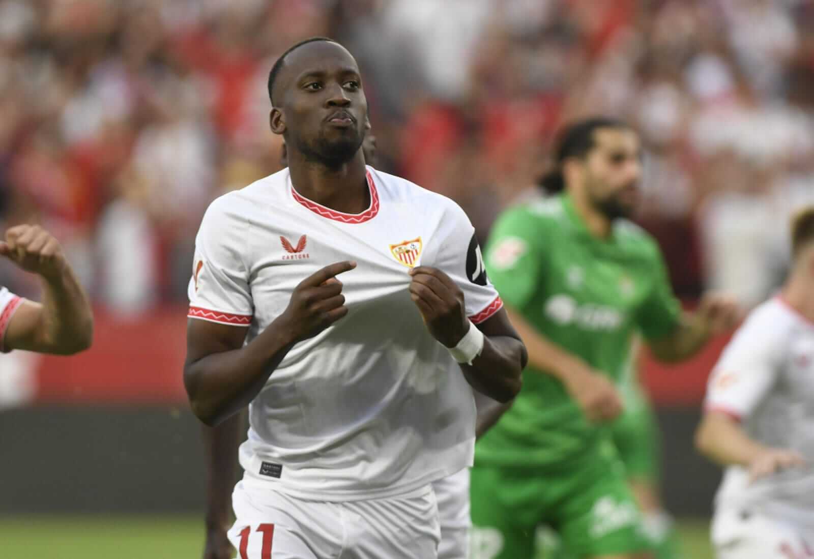 Dodi Lukebakio, celebrando su gol ante el Betis (Foto: Kiko Hurtado). 