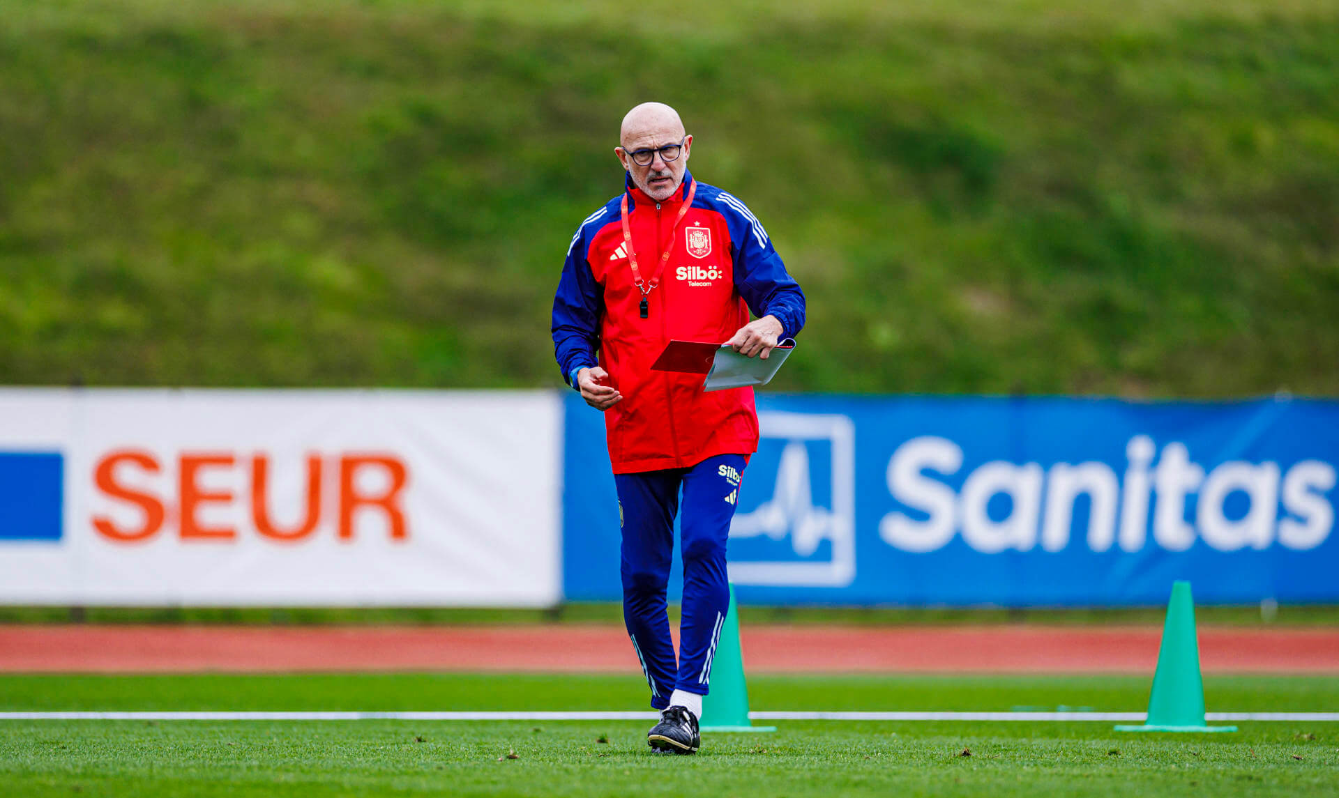 Luis de la Fuente, en un entrenamiento de la selección (FOTO: EFE).