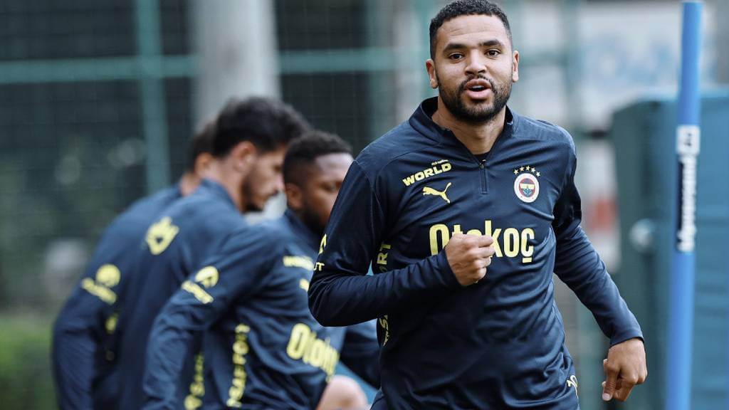 En-Nesyri, durante un entrenamiento (Foto: Fenerbahce). 