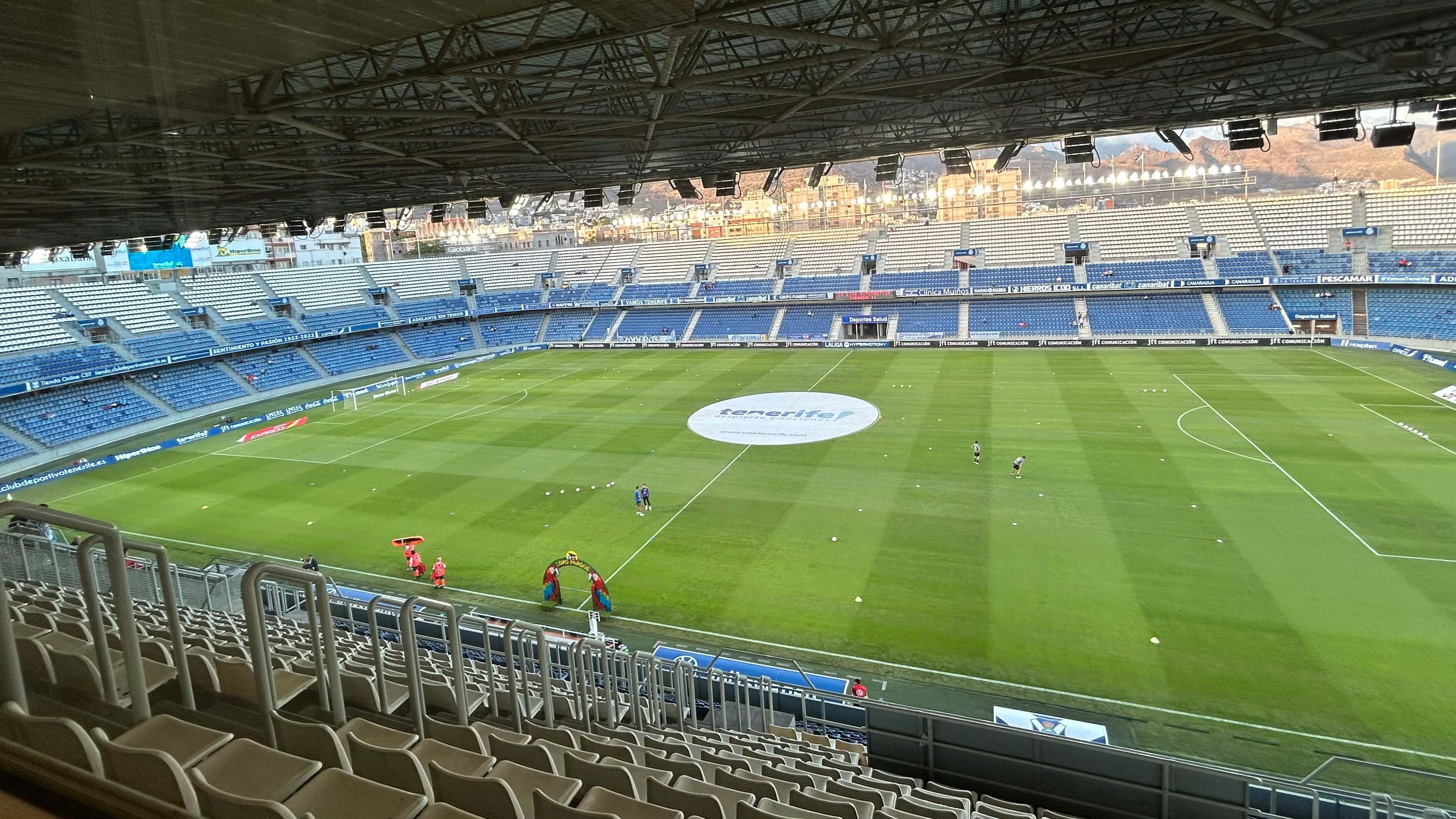 El Heliodoro Rodríguez López, una hora antes del inicio del Tenerife-Málaga. (Foto: A. Fuentes)