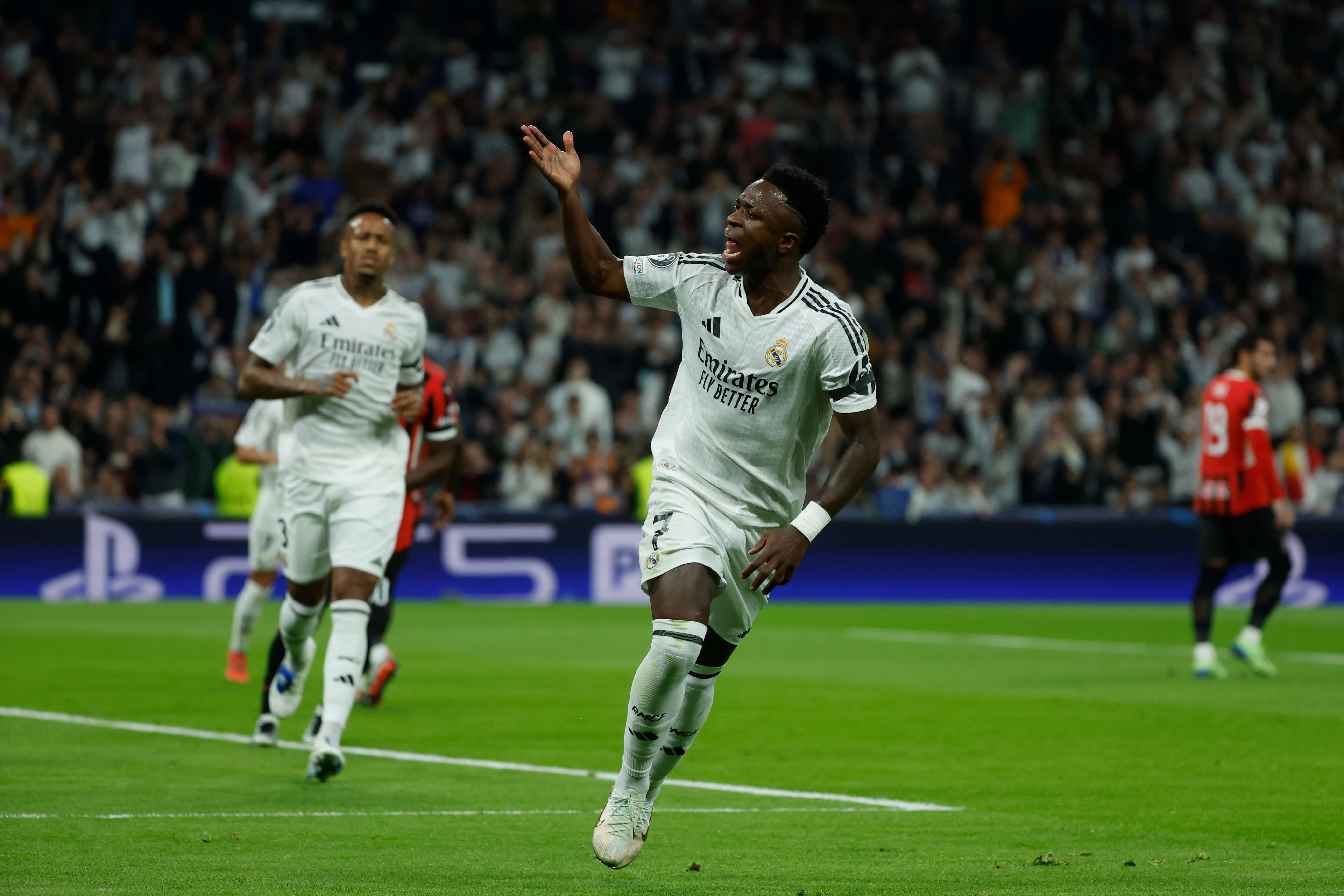 Vinicius Jr celebrando el gol del empate ante el Milan (Foto: EFE)