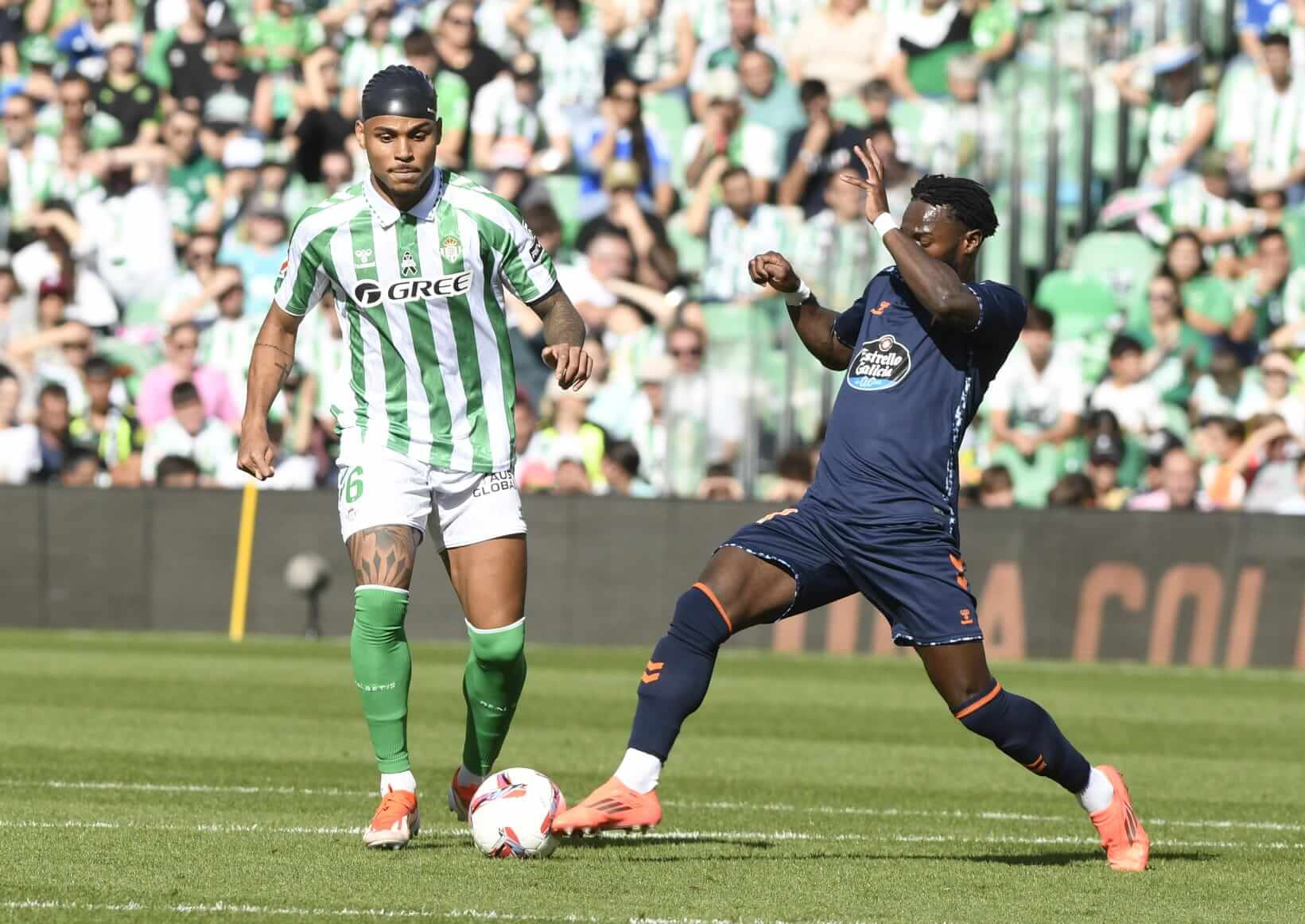 Natan y Bamba, en el Betis-Celta (Foto: Kiko Hurtado).