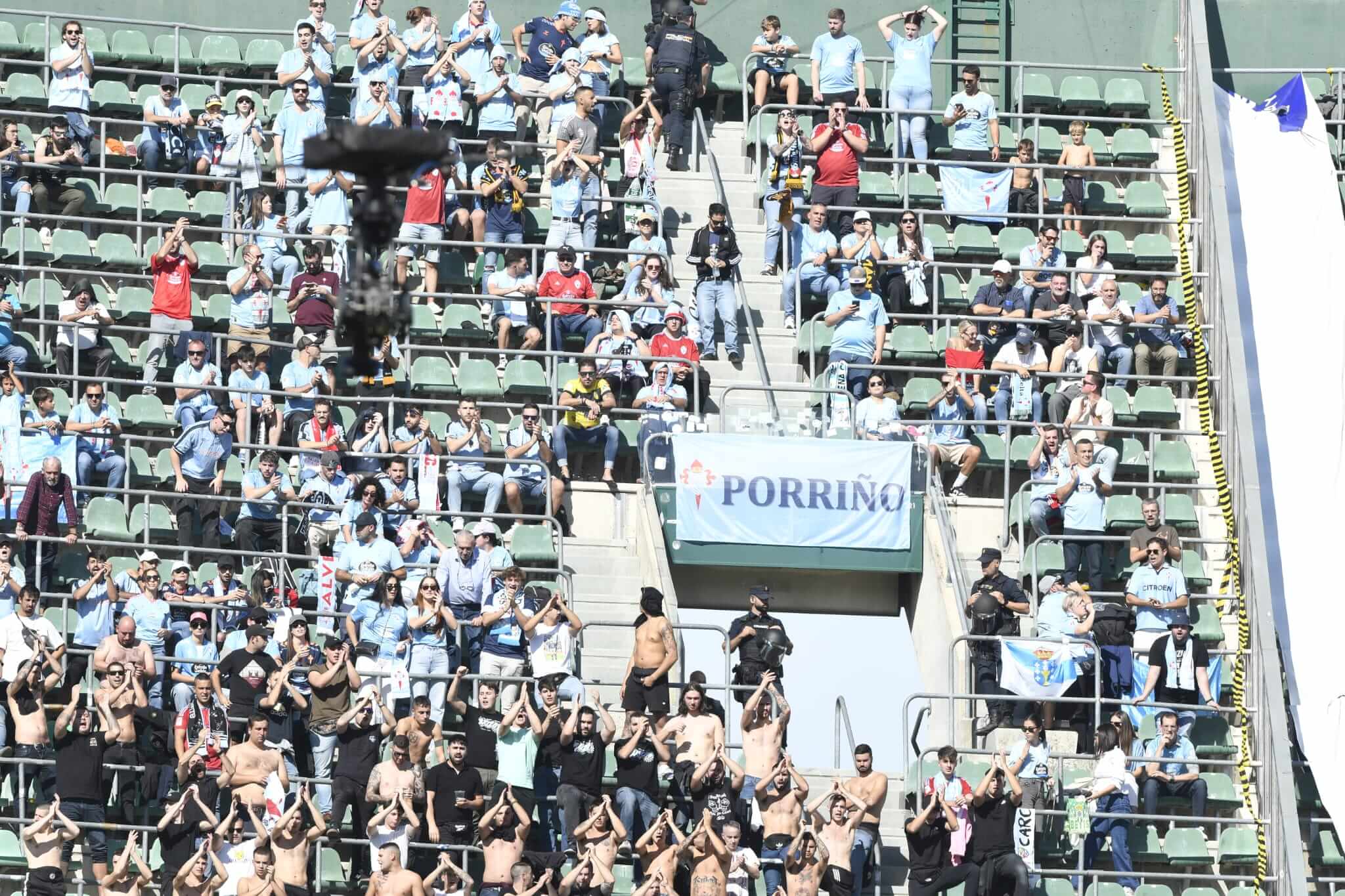 La afición celeste, en el Betis-Celta (Foto: Kiko Hurtado).