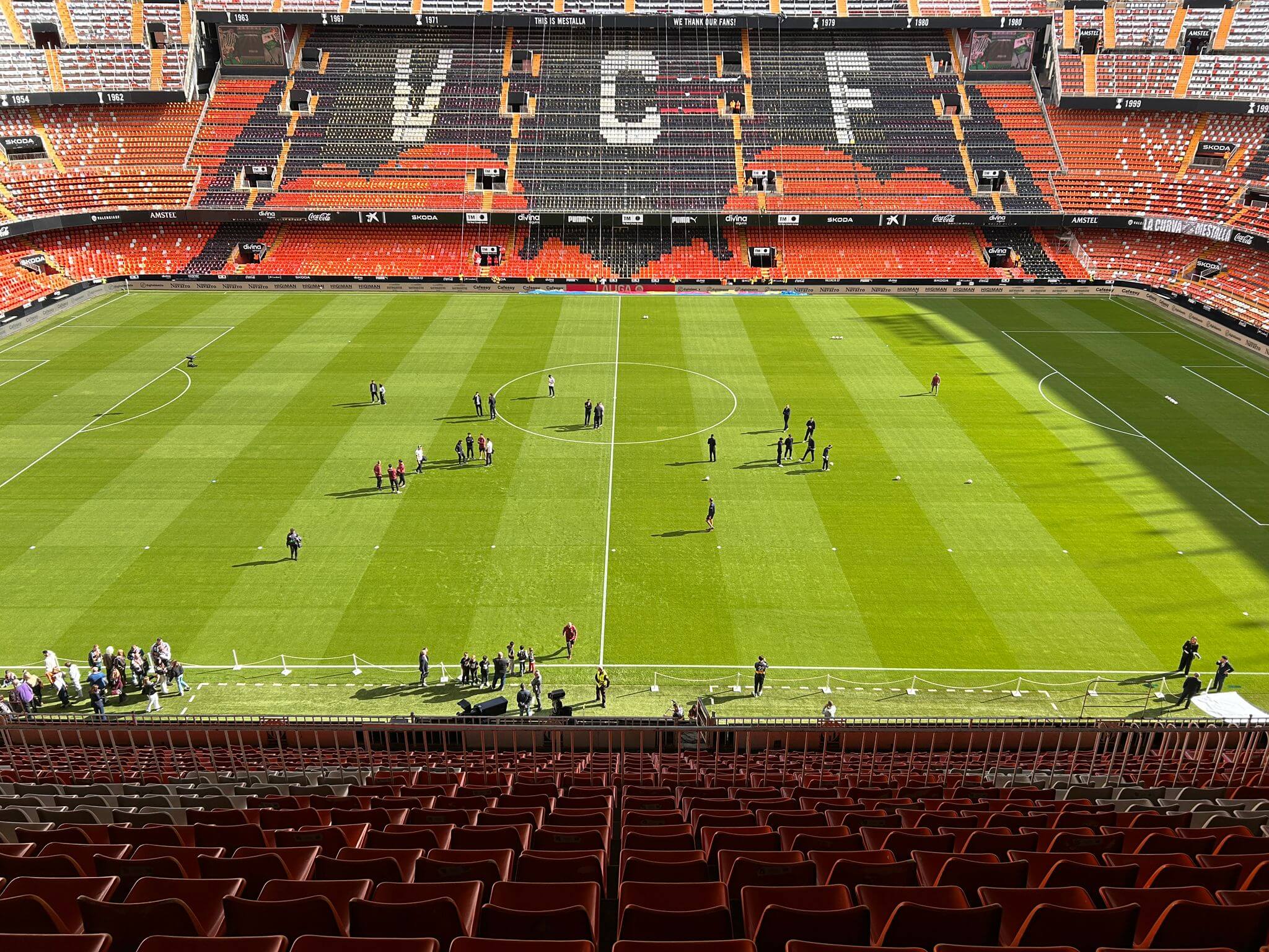 Ambos equipos en Mestalla