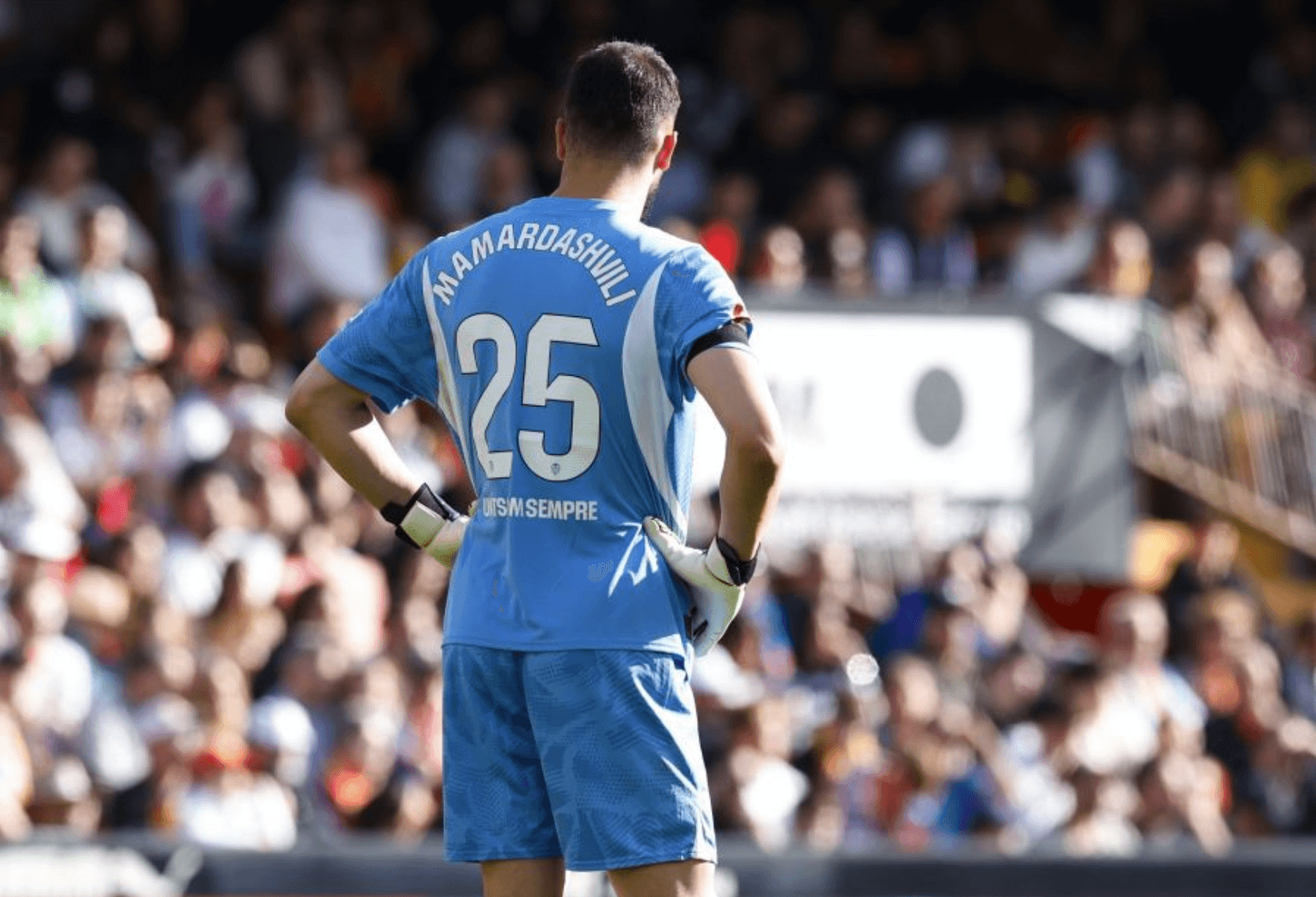 Giorgi Mamardashvili, ante el Real Betis (Foto: LALIGA).