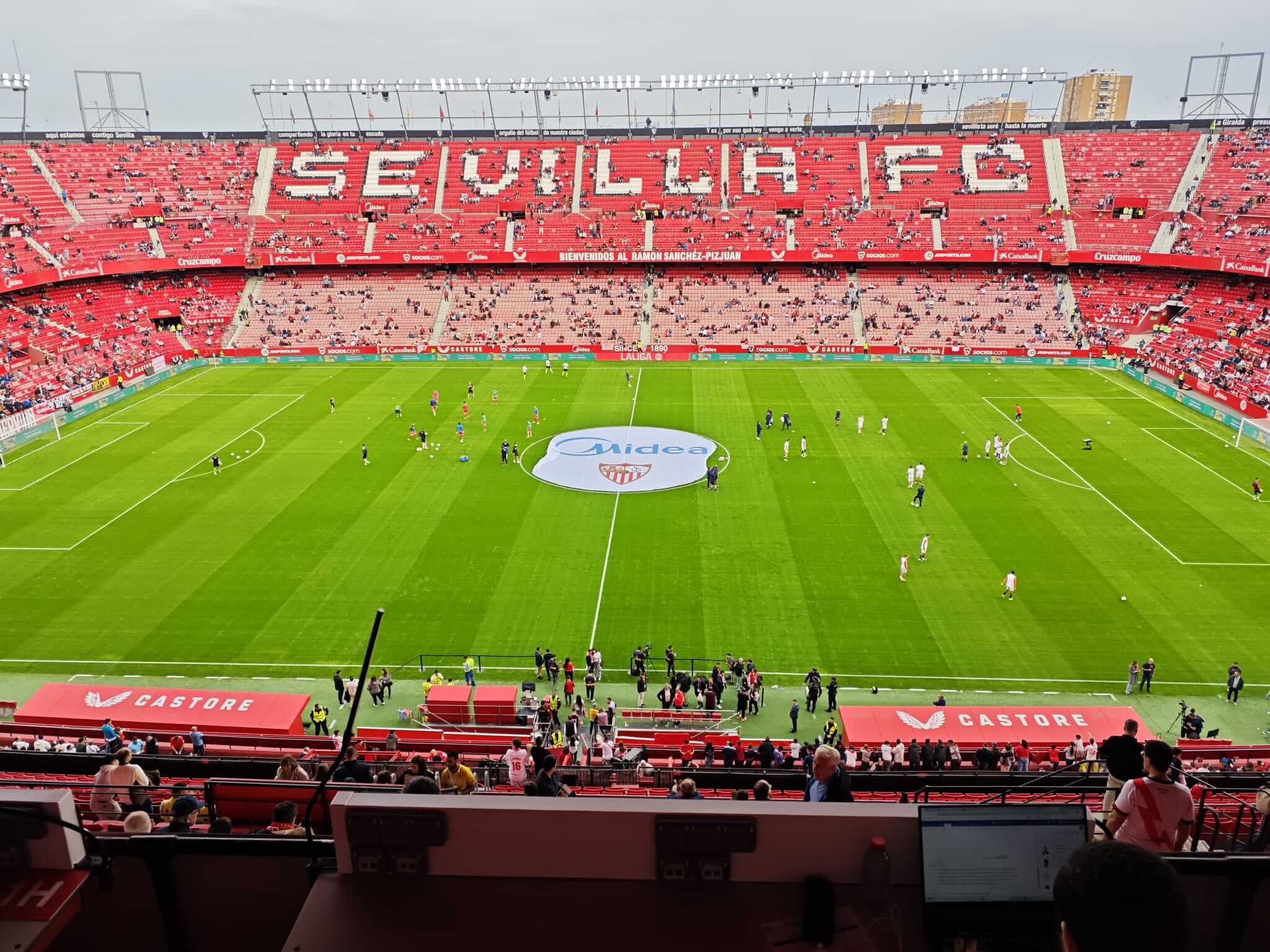 Calientan el Sevilla y el Rayo Vallecano.