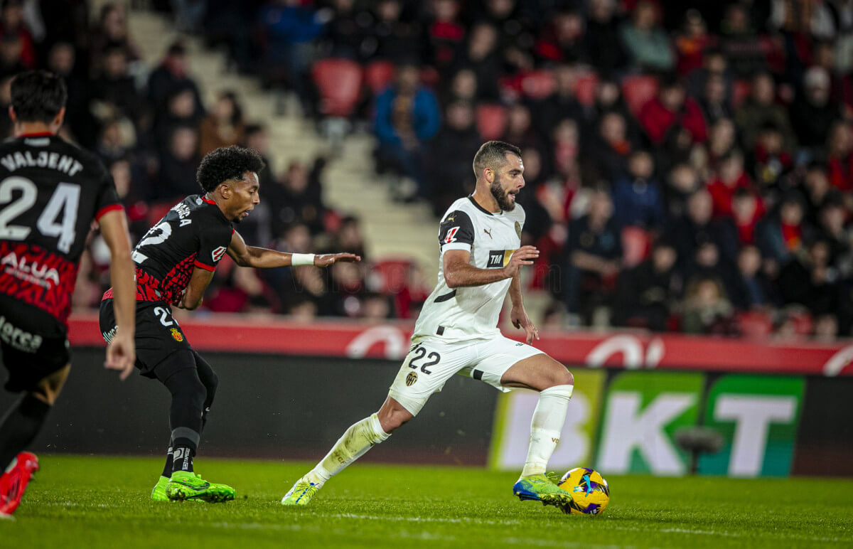 Luis Rioja, ante el RCD Mallorca (Foto: Valencia CF).