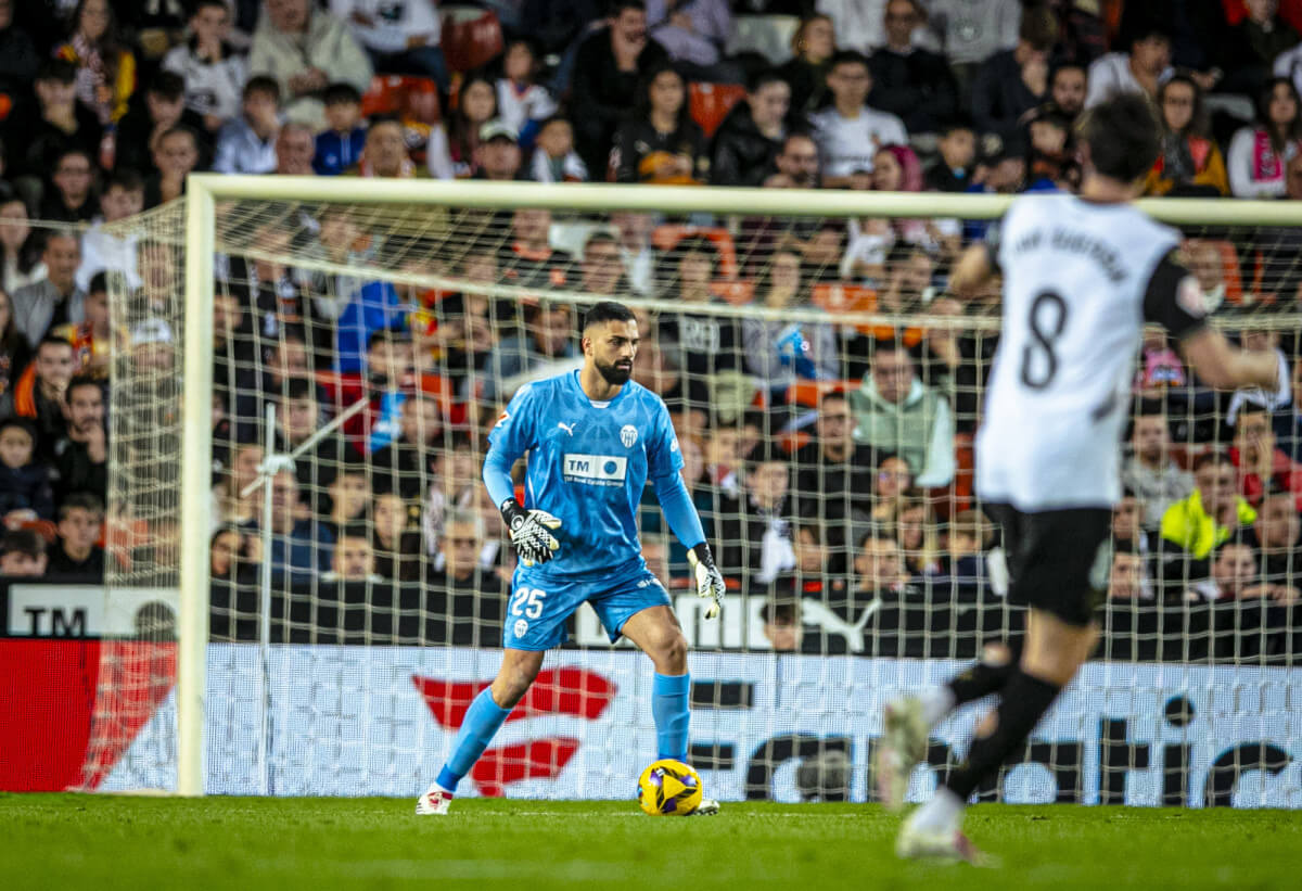 Giorgi Mamardashvili, ante el Rayo Vallecano (Foto: LALIGA).