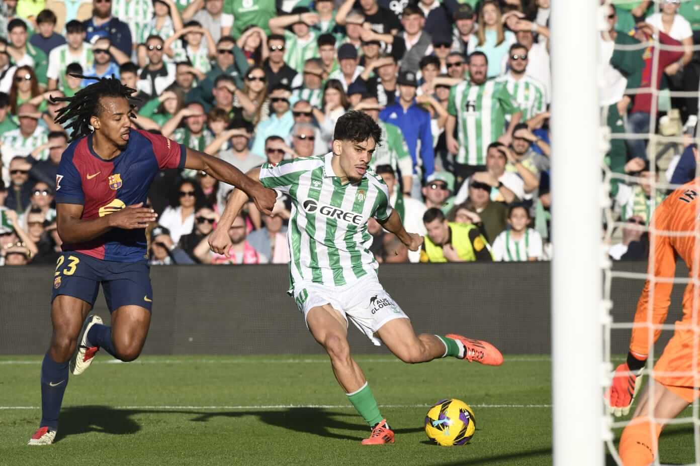 Ez Abde, ante el Barça (Foto: Kiko Hurtado).