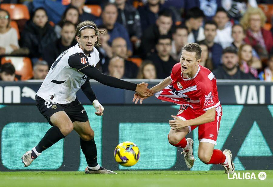 Yarek Gasiorowski, ante el Rayo Vallecano (Foto: LALIGA).