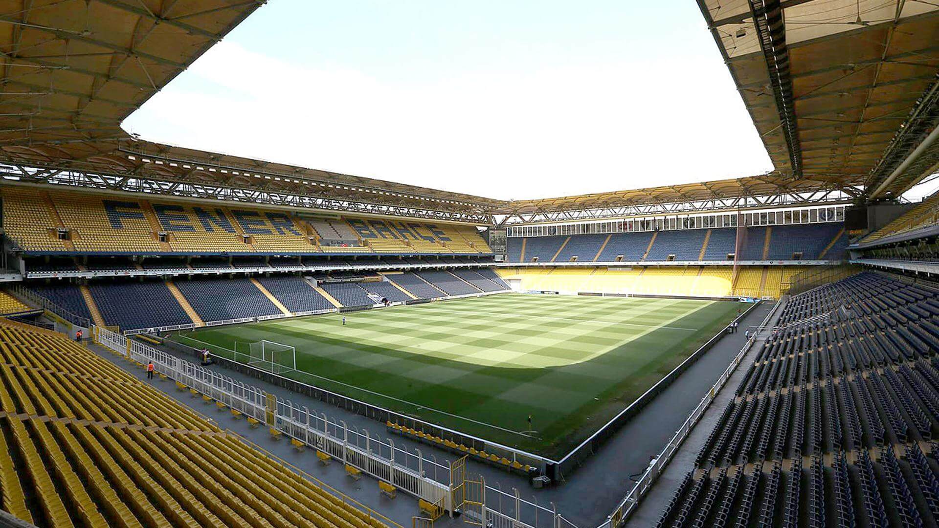 Este es el Şükrü Saraçoğlu Stadium de Estambul.