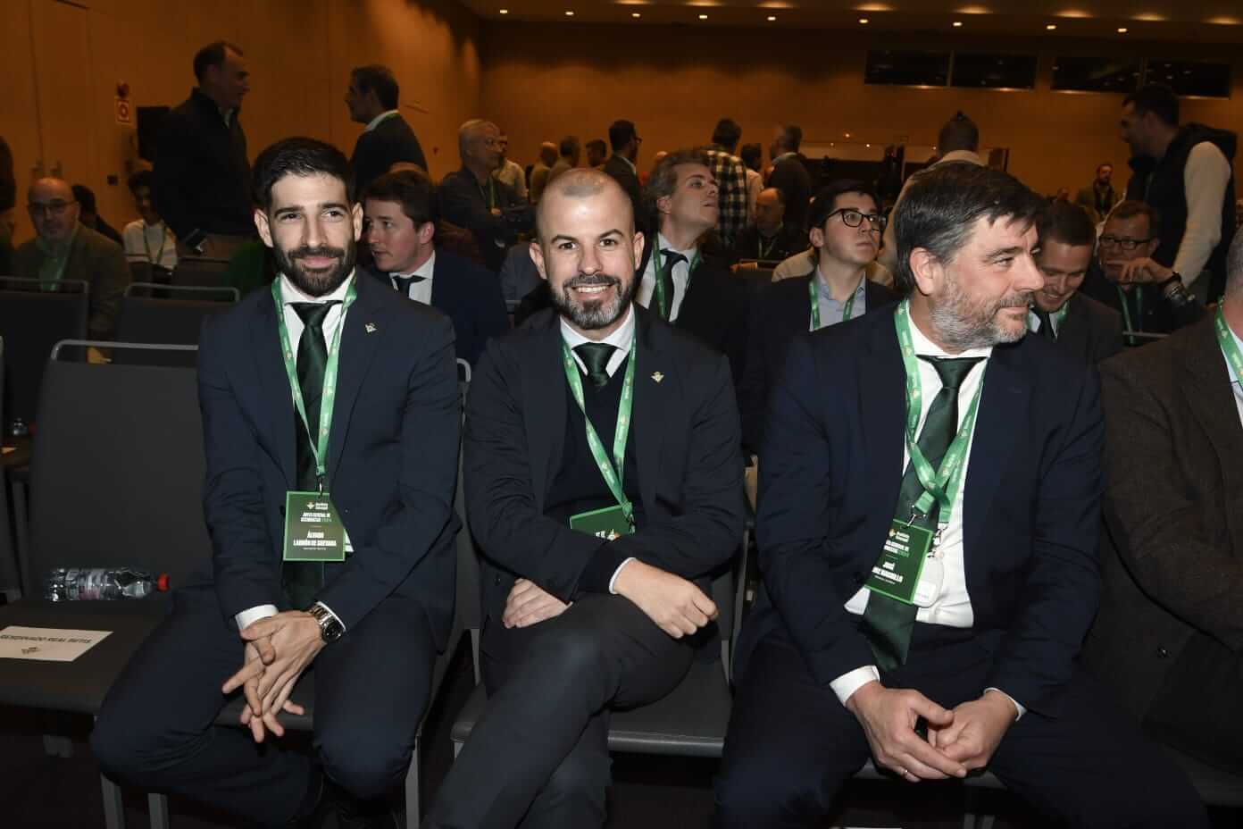 Álvaro Ladrón y Manu Fajardo, en la Junta del Betis 2024 (Foto: Kiko Hurtado)