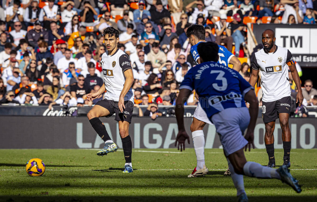 André Almeida, ante el Deportivo Alavés (Foto: Valencia CF).