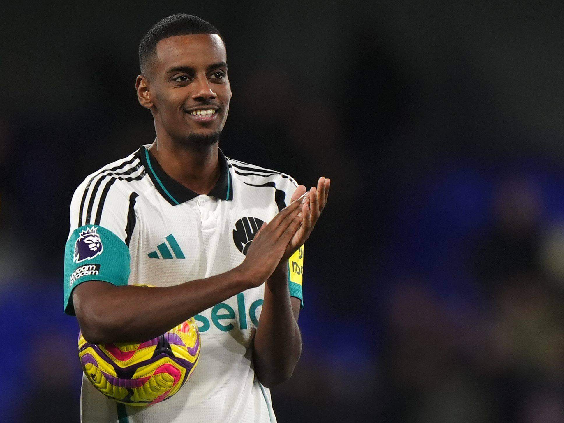 Alexander Isak celebra uno de sus goles con el Newcastle. (Foto: Cordon Press)