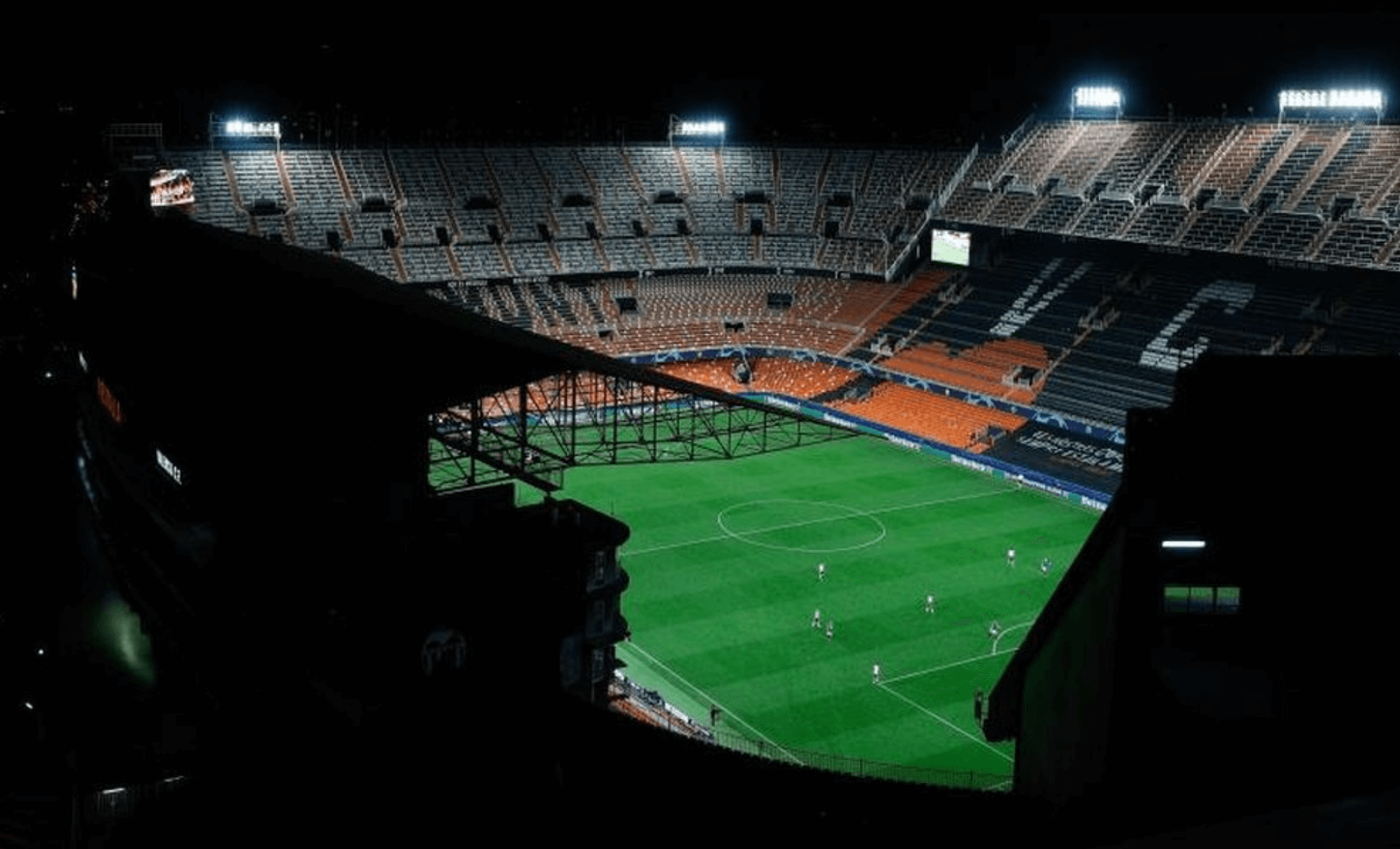 Mestalla de noche