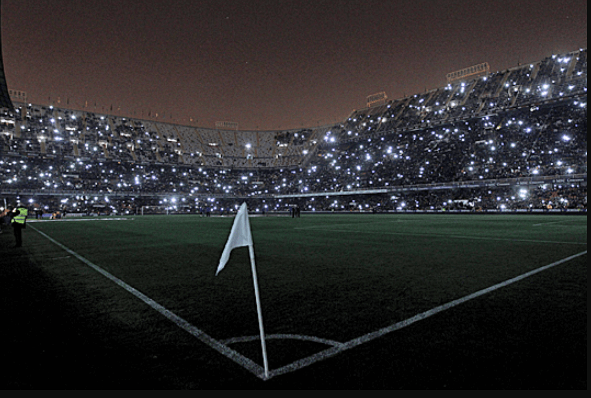 Mestalla de noche